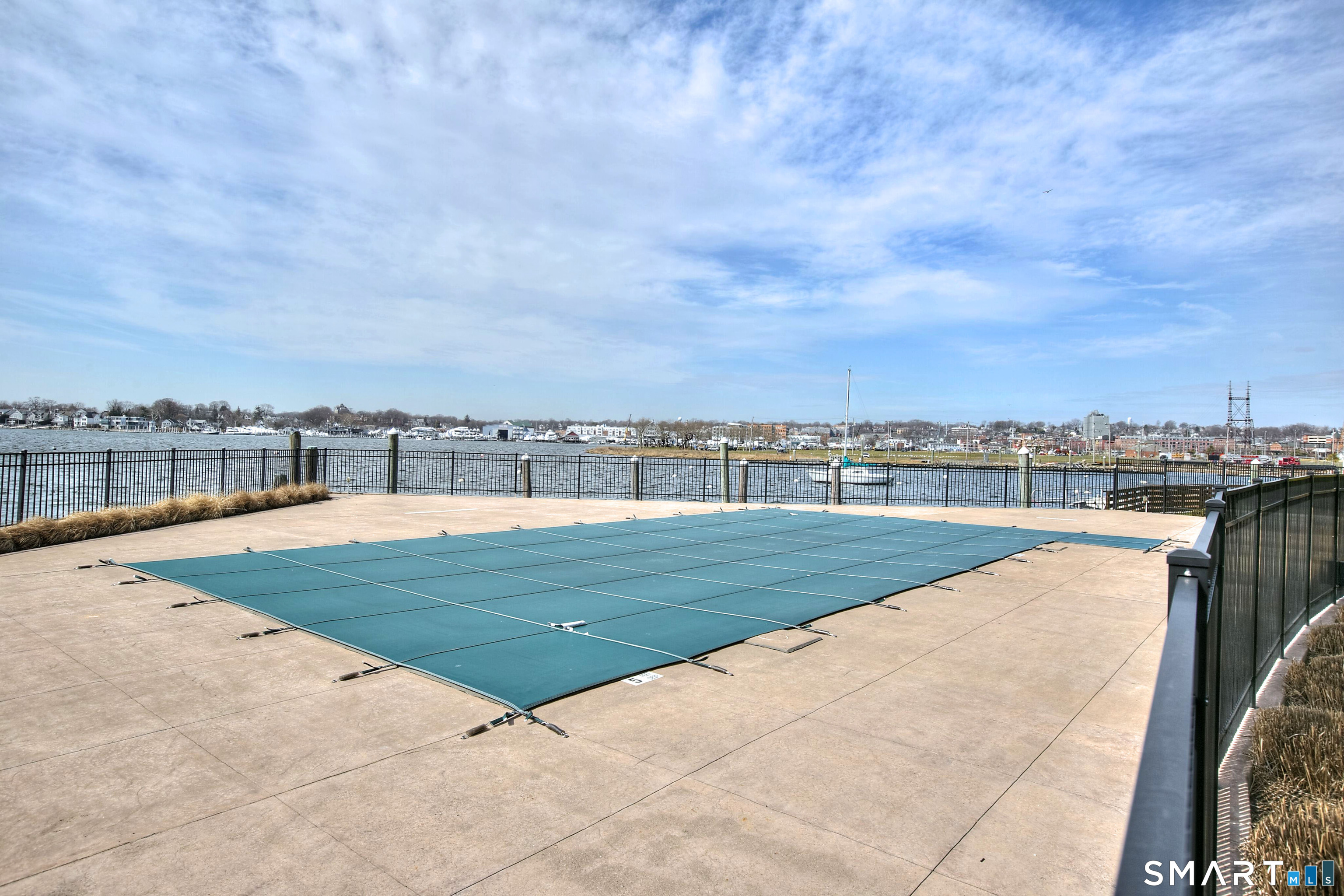 100 Seaview, Norwalk, 06855, 2 Bedrooms Bedrooms, 0 ,2 BathroomsBathrooms,Condo/co-op For Sale,For Sale,Seaview,0,24122289