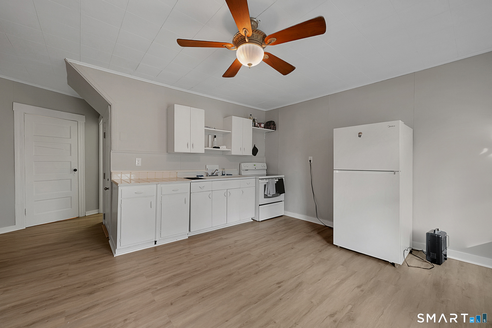 186 Main, Suffield, 06078, 8 Bedrooms Bedrooms, 0 ,6 BathroomsBathrooms,Multi-family For Sale,For Sale,Main,0,24161047