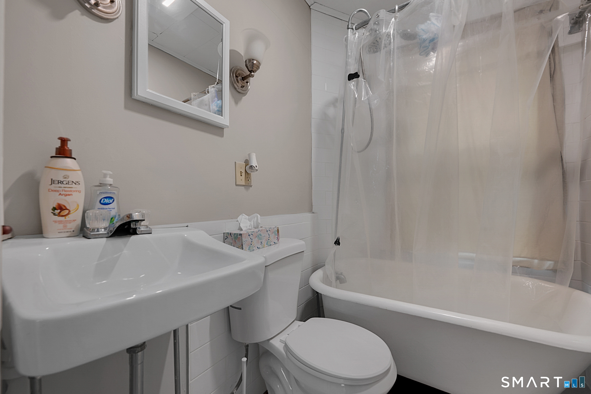 186 Main, Suffield, 06078, 8 Bedrooms Bedrooms, 0 ,6 BathroomsBathrooms,Multi-family For Sale,For Sale,Main,0,24161047