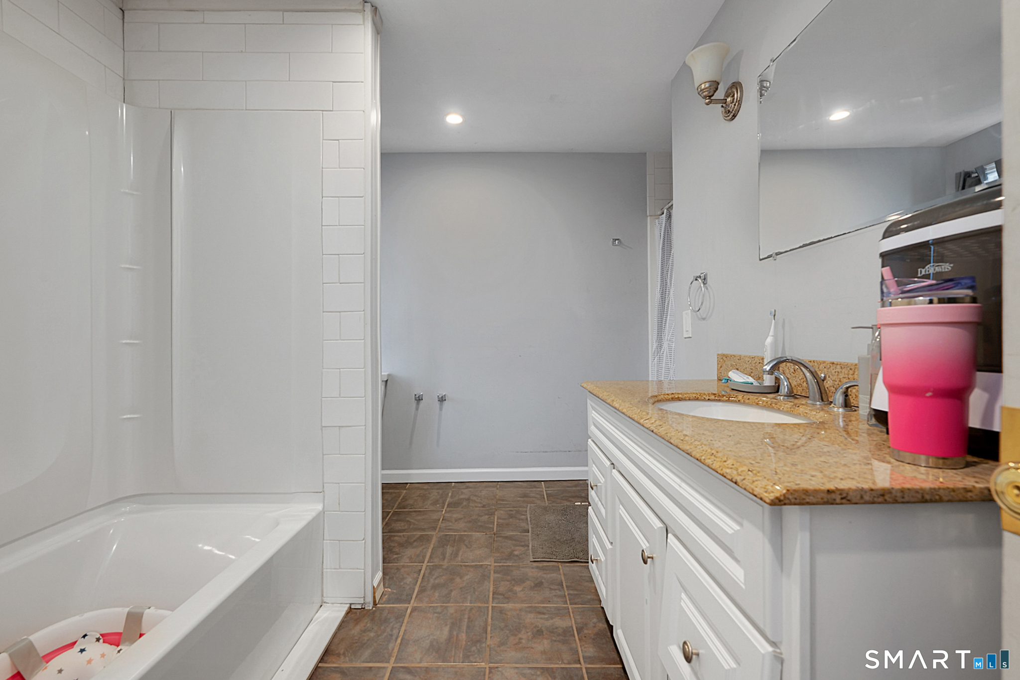 186 Main, Suffield, 06078, 8 Bedrooms Bedrooms, 0 ,6 BathroomsBathrooms,Multi-family For Sale,For Sale,Main,0,24161047