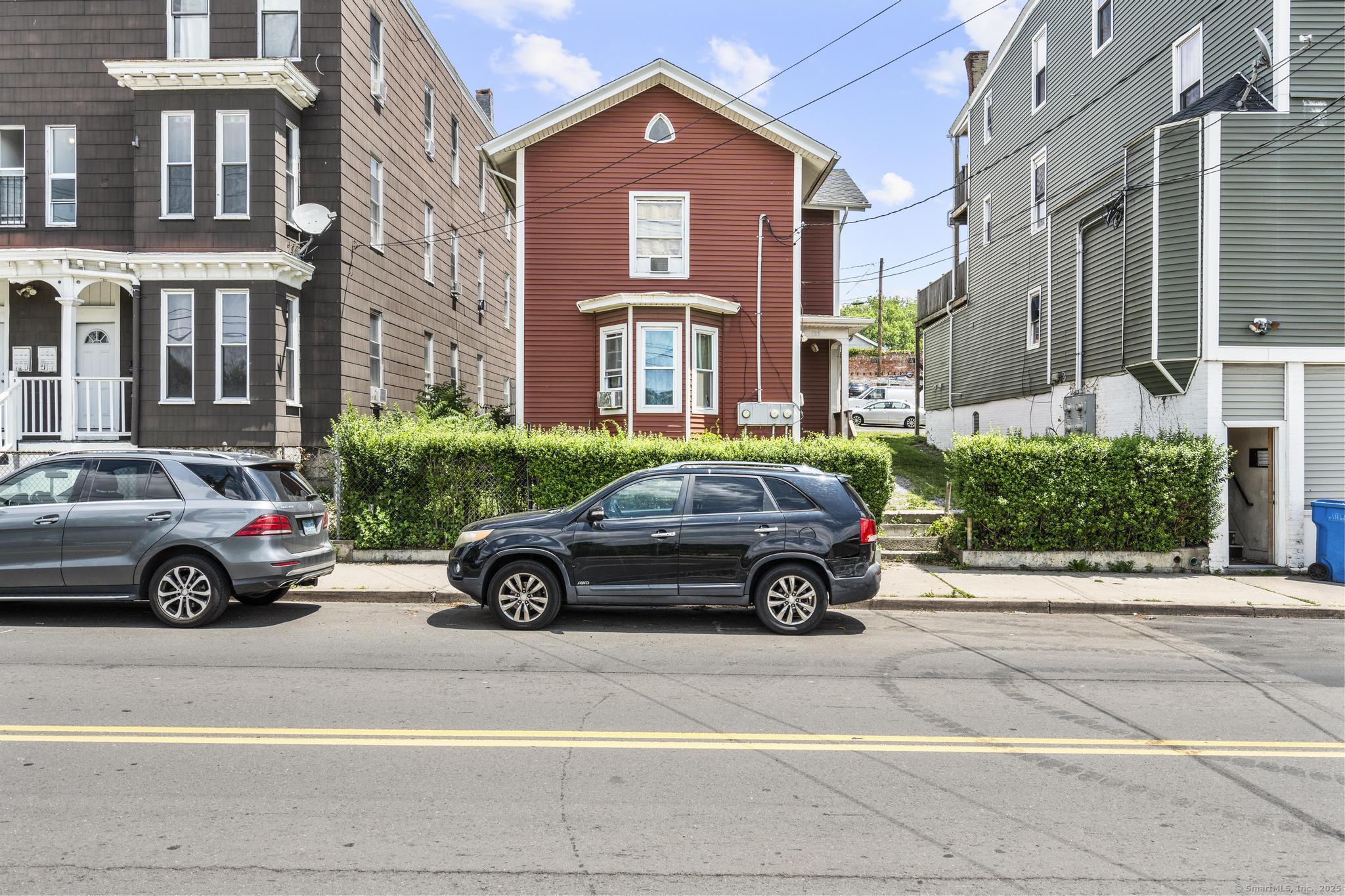 701 Main, Waterbury, 06706, 4 Bedrooms Bedrooms, 0 ,1 BathroomBathrooms,Multi-family For Sale,For Sale,Main,0,24163808