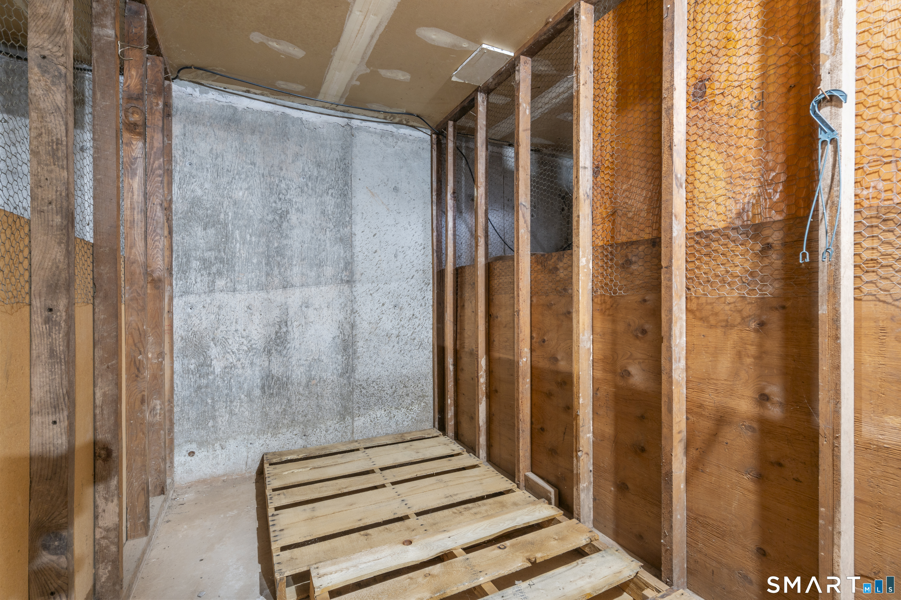 Photo 23 of 134 Williamstown Court, Newington, CT