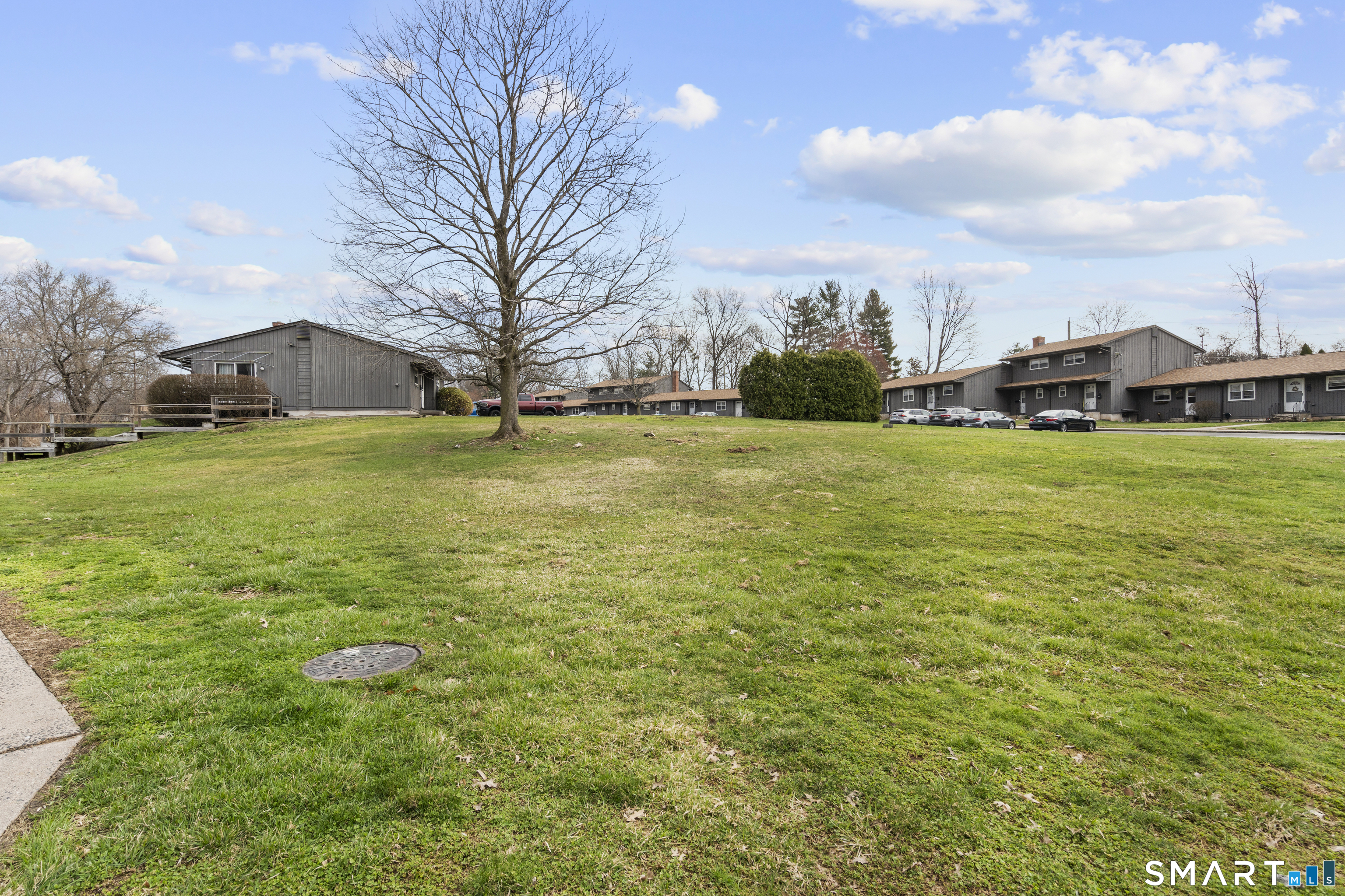 Photo 20 of 134 Williamstown Court, Newington, CT