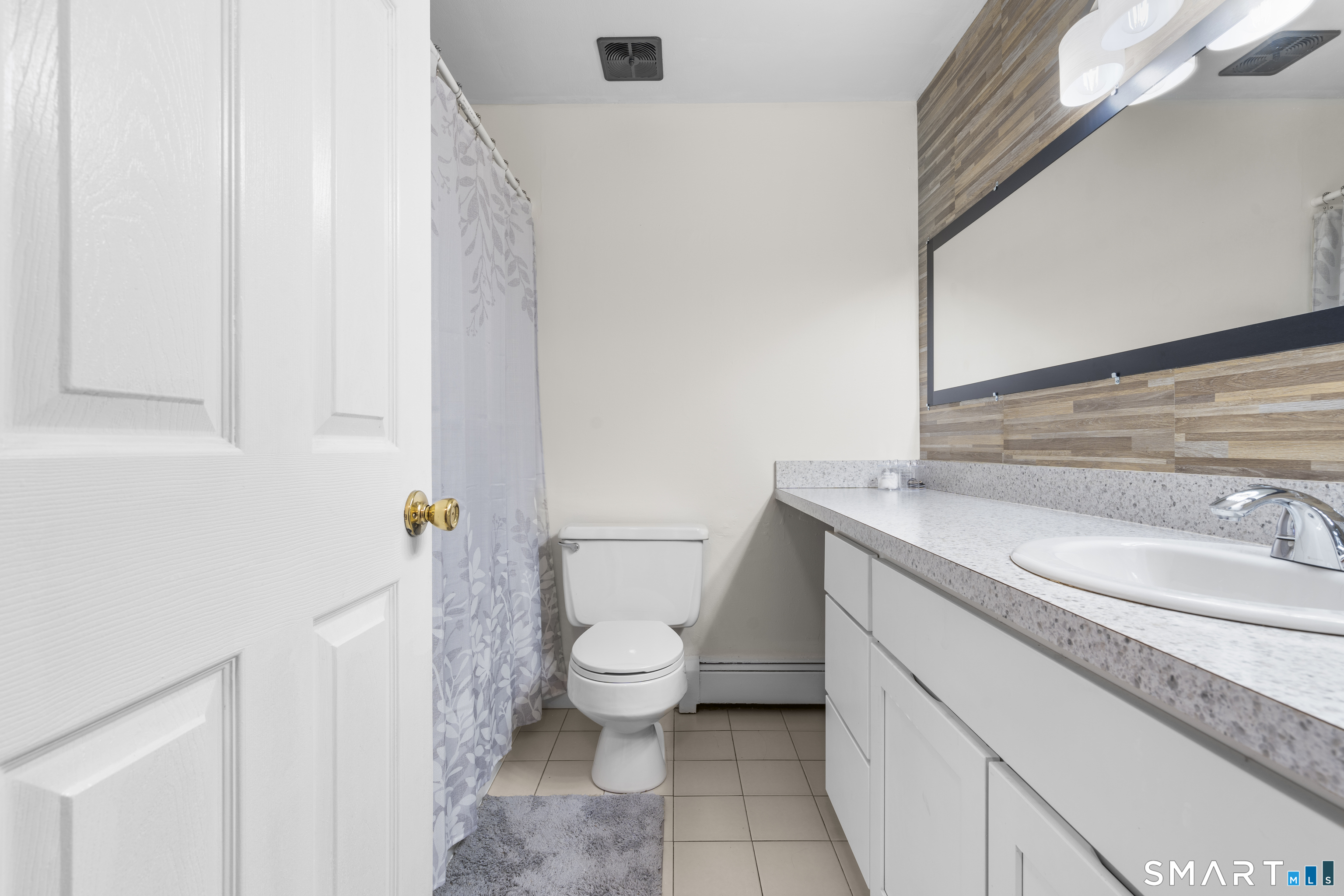 Photo 15 of 134 Williamstown Court, Newington, CT