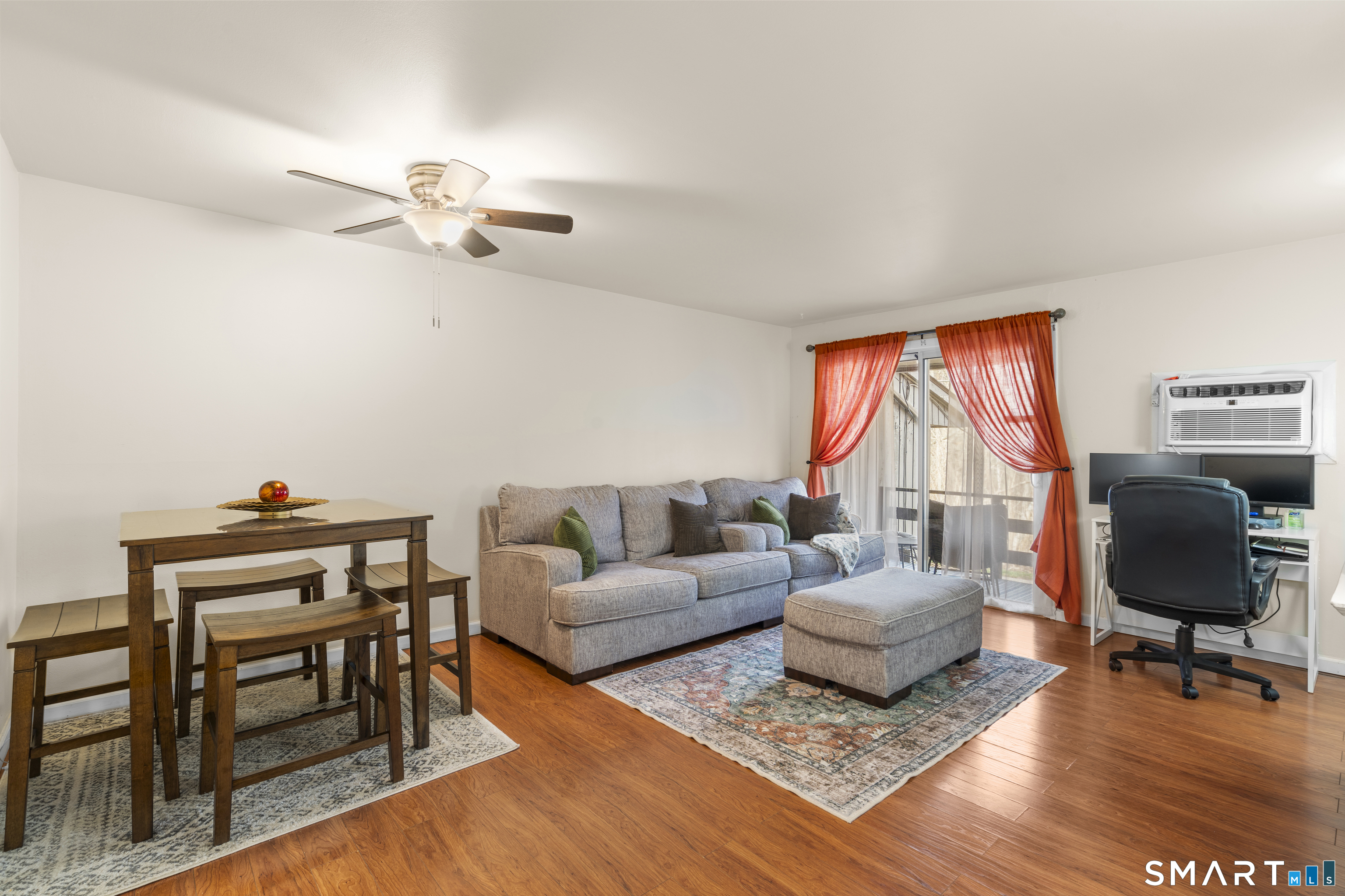 Photo 8 of 134 Williamstown Court, Newington, CT