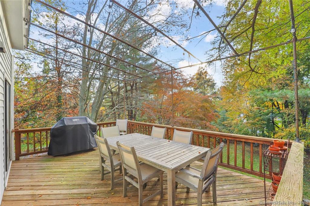 47 Hollow Tree Ridge, Darien, 06820, 3 Bedrooms Bedrooms, 0 ,2 BathroomsBathrooms,Residential Rental,For Sale,Hollow Tree Ridge,0,24164297