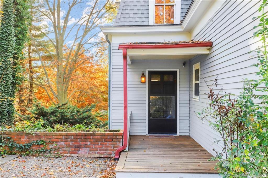 47 Hollow Tree Ridge, Darien, 06820, 3 Bedrooms Bedrooms, 0 ,2 BathroomsBathrooms,Residential Rental,For Sale,Hollow Tree Ridge,0,24164297