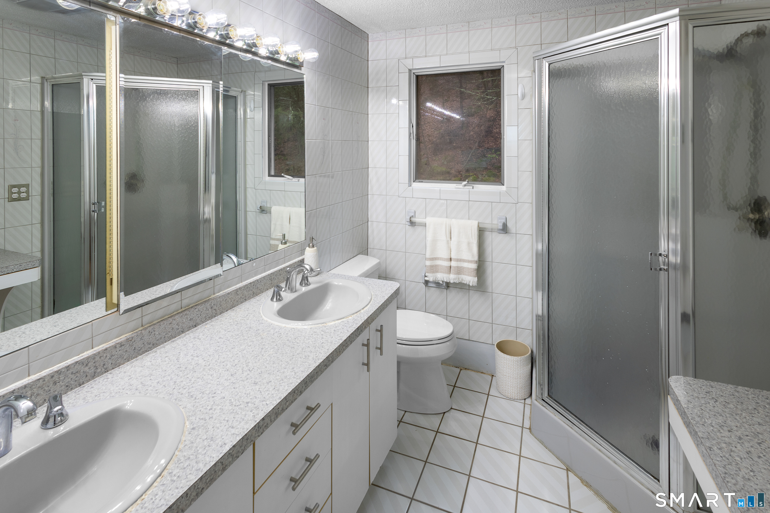 Photo 17 of 503 Waterbury Road, Bristol, CT