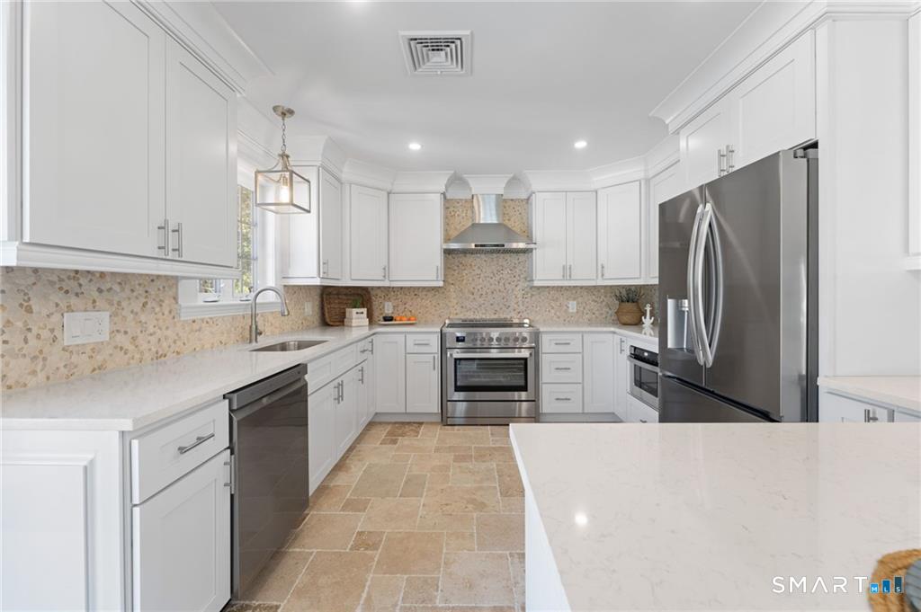 4 Shore, Westerly, 02891, 3 Bedrooms Bedrooms, 0 ,3 BathroomsBathrooms,Single Family For Sale,For Sale,Shore,0,24163361