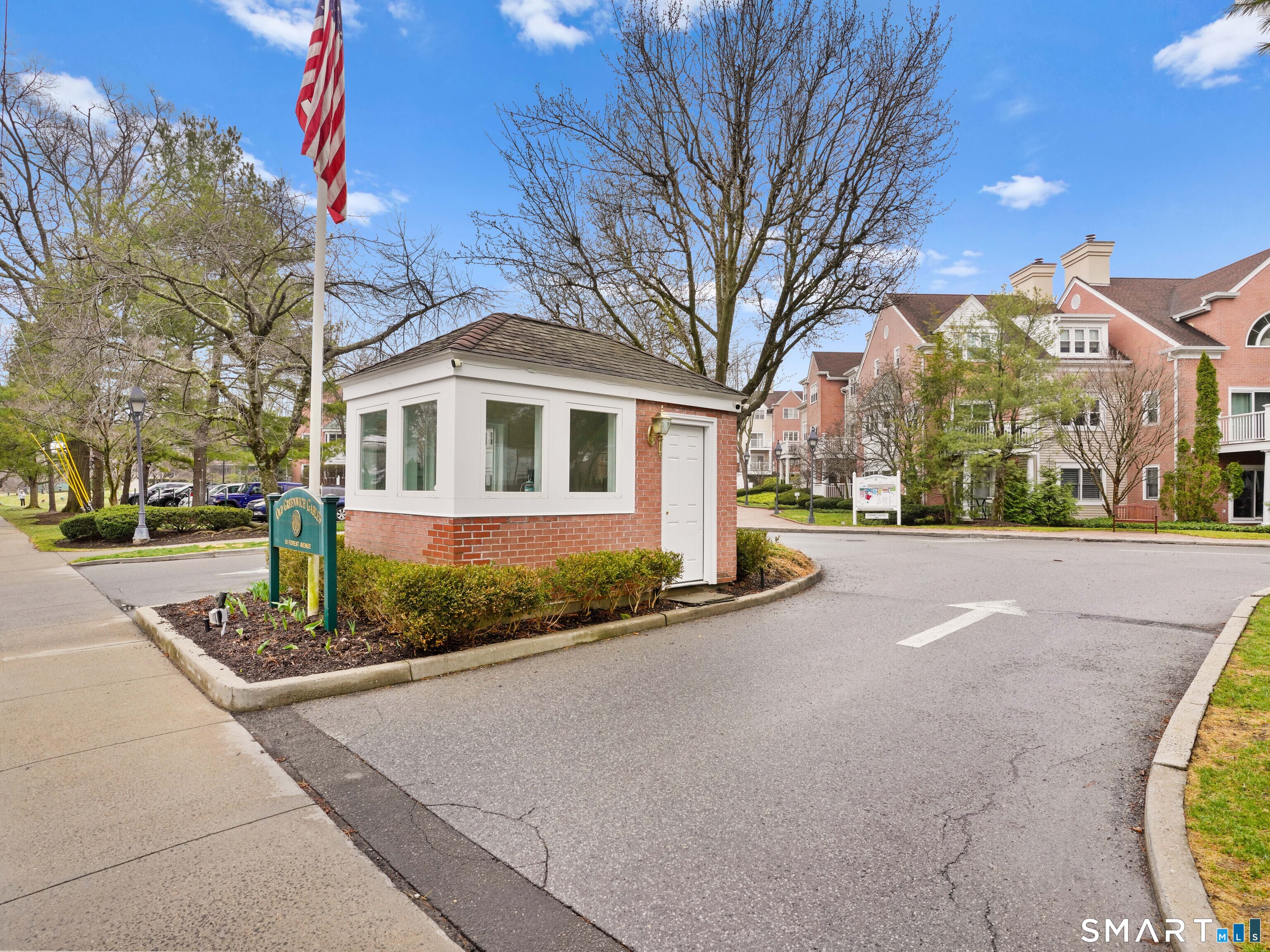 51 Forest Avenue, Greenwich, Connecticut photo 1