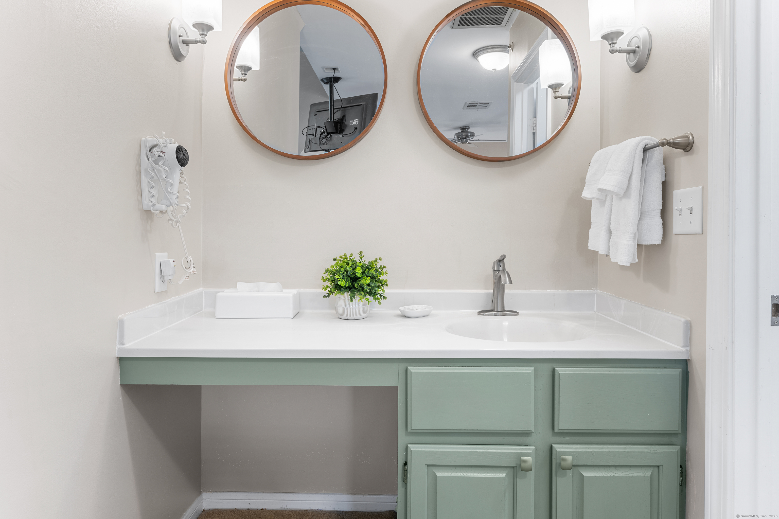 2124 Old Pond, Norwich, 06360, 1 Bedroom Bedrooms, 0 ,2 BathroomsBathrooms,Residential Rental,For Sale,Old Pond,0,24165341