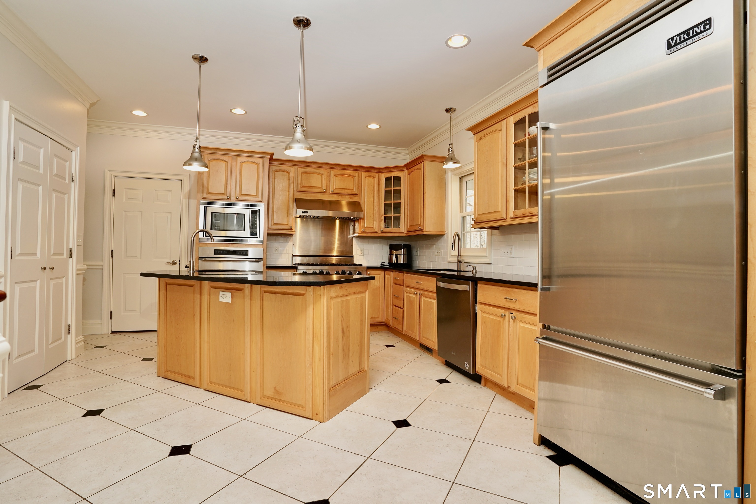 10 Whispering Hollow, Cheshire, 06410, 4 Bedrooms Bedrooms, 0 ,4 BathroomsBathrooms,Single Family For Sale,For Sale,Whispering Hollow,0,24165619