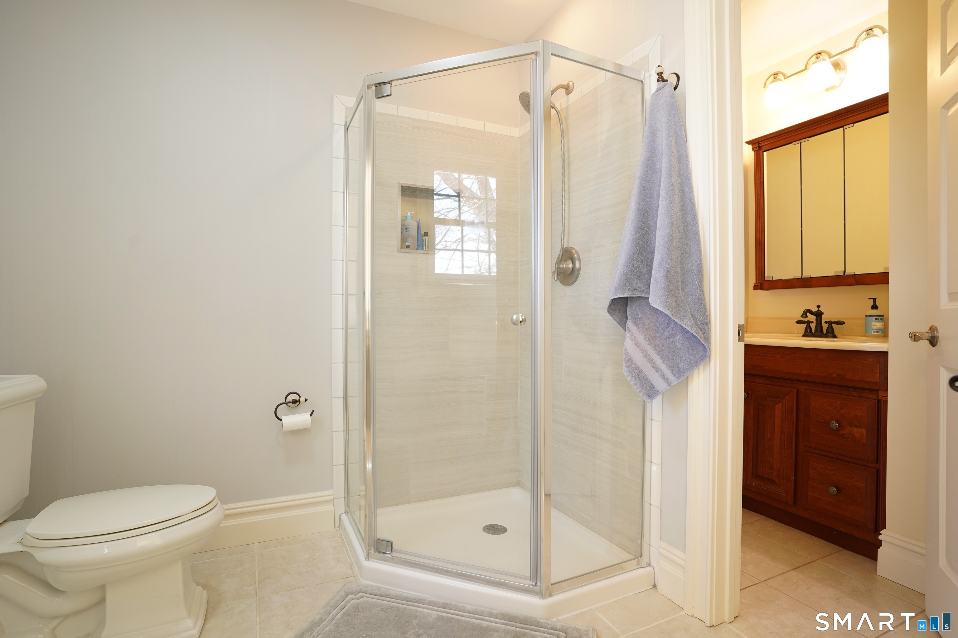 10 Whispering Hollow, Cheshire, 06410, 4 Bedrooms Bedrooms, 0 ,4 BathroomsBathrooms,Single Family For Sale,For Sale,Whispering Hollow,0,24165619