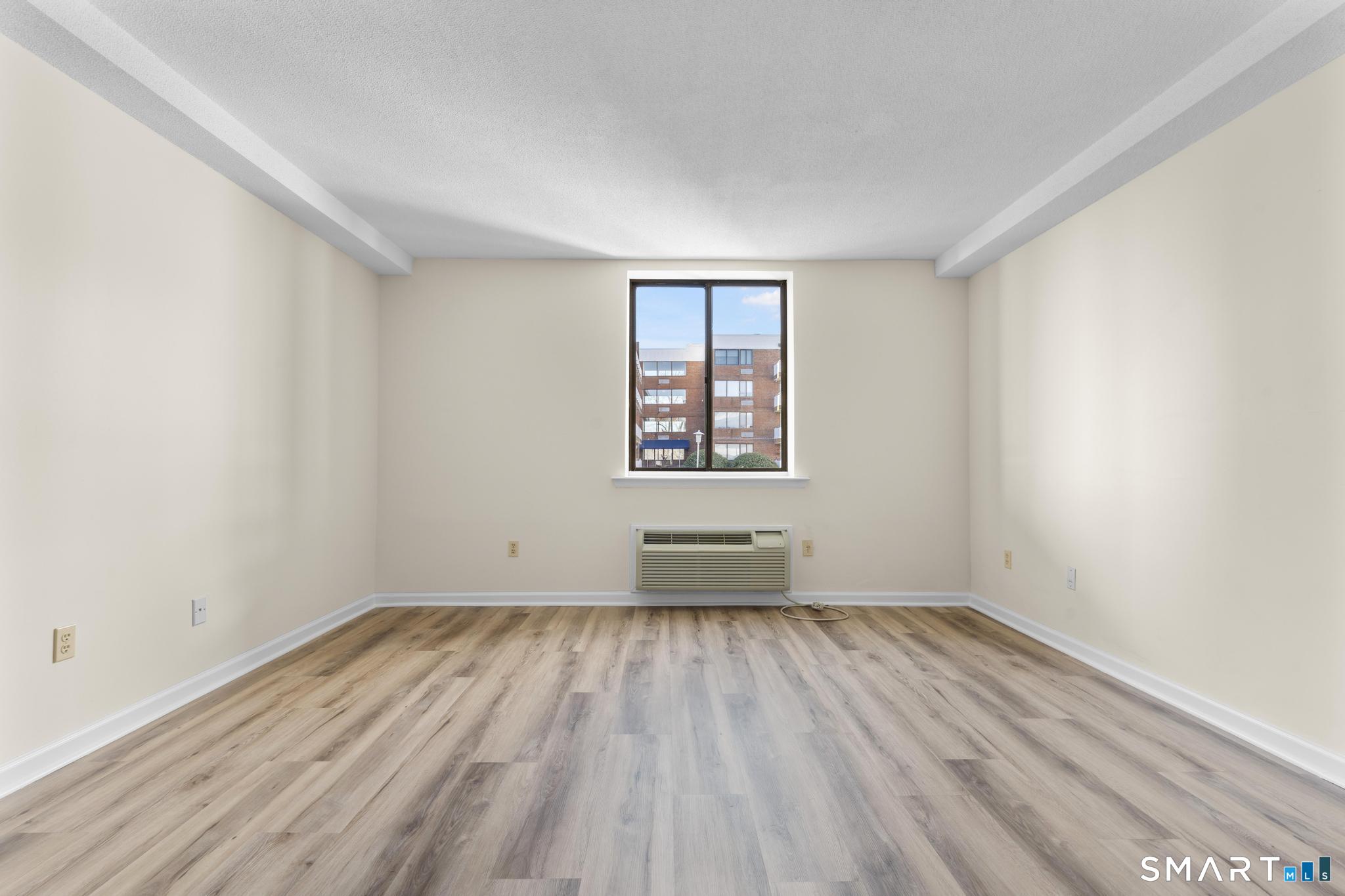 1460 Elm, Stratford, 06615, 1 Bedroom Bedrooms, 0 ,1 BathroomBathrooms,Condo/co-op For Sale,For Sale,Elm,0,24165077