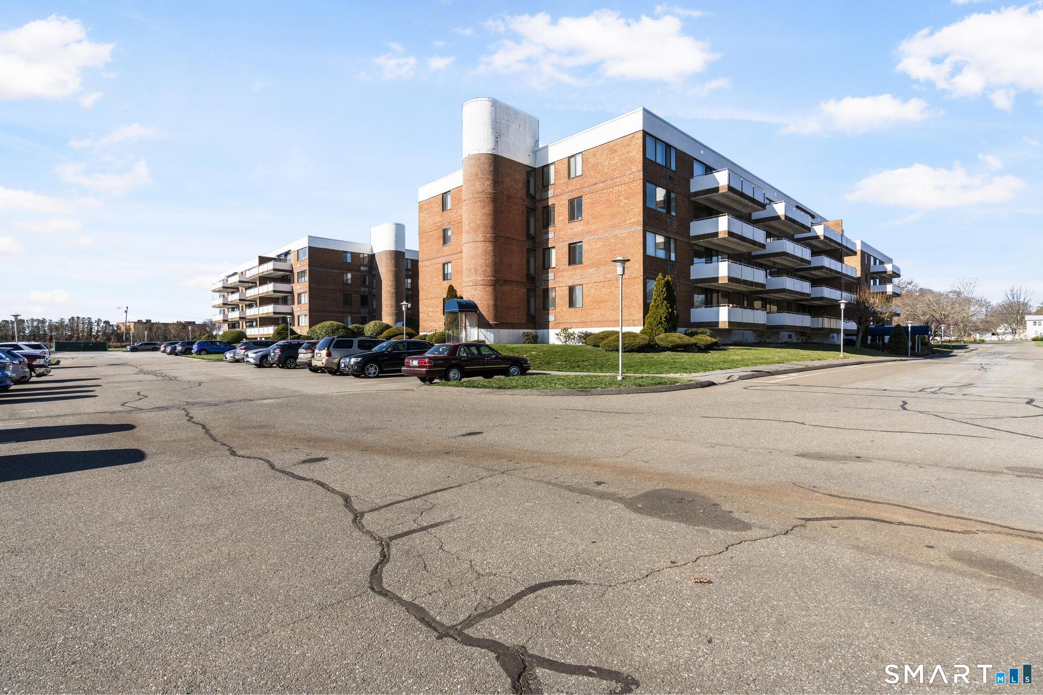 1460 Elm, Stratford, 06615, 1 Bedroom Bedrooms, 0 ,1 BathroomBathrooms,Condo/co-op For Sale,For Sale,Elm,0,24165077