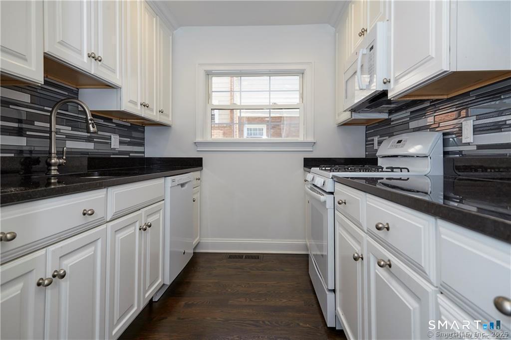 160 Elm Street, Greenwich, Connecticut photo 1