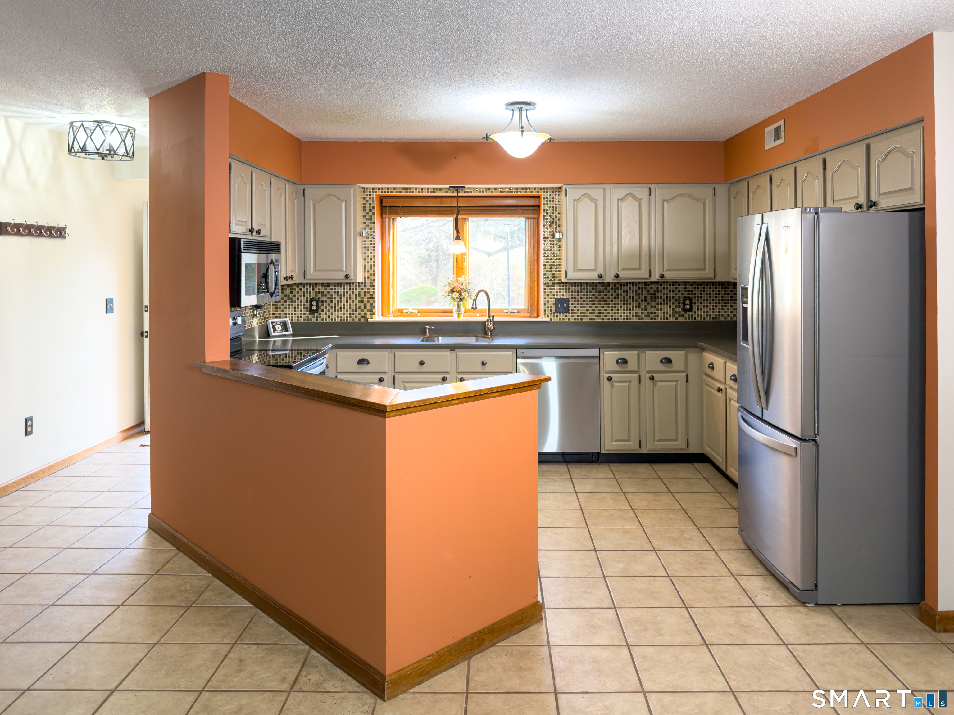 Photo 3 of 804 Sand Stone Drive, South Windsor, CT