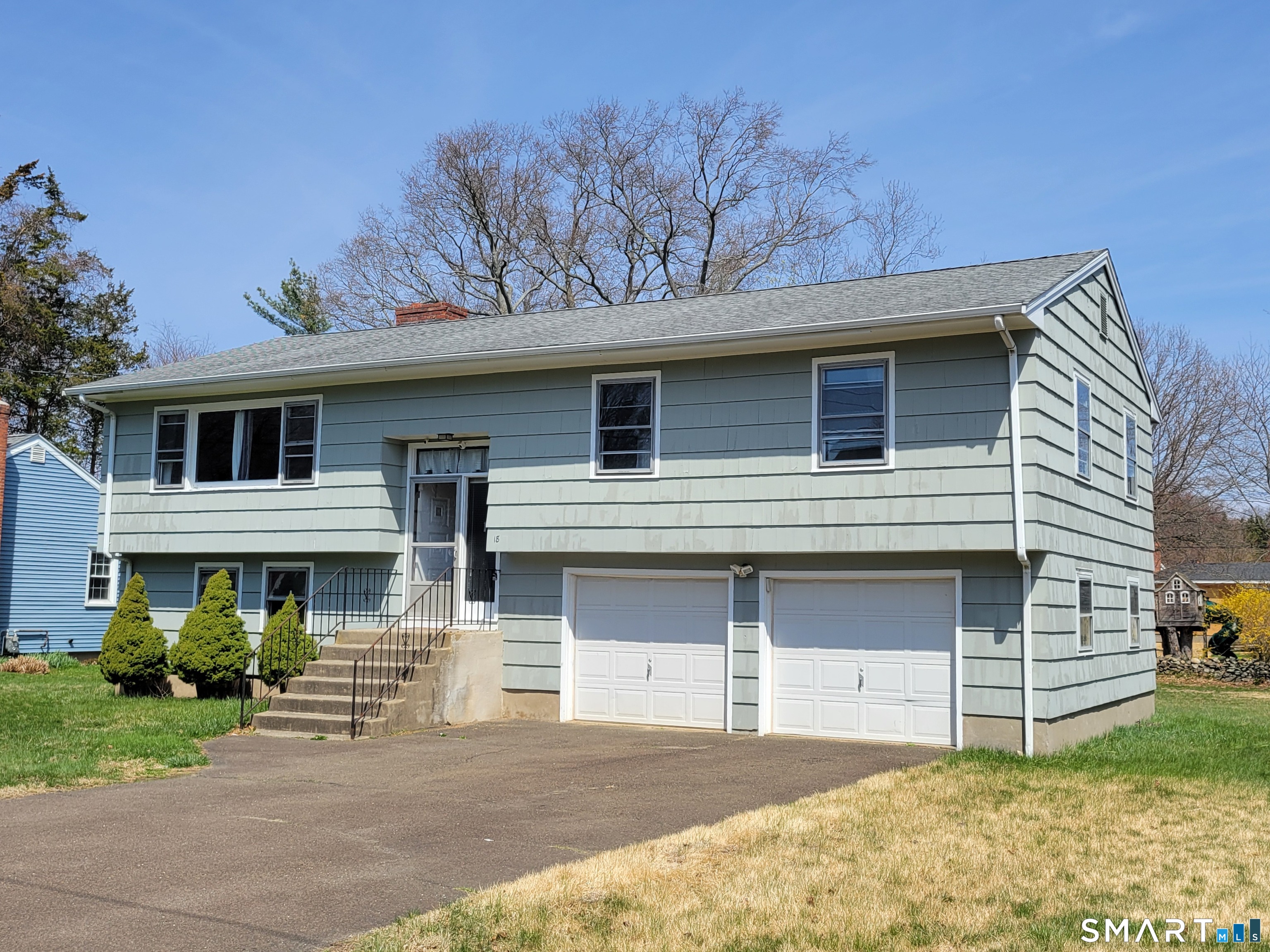 Homes for sale in Trumbull, CT | 18 Pert St, Trumbull, CT 06611 | MLS# 24148020