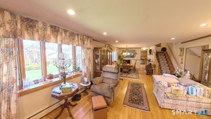 Living Dining Area