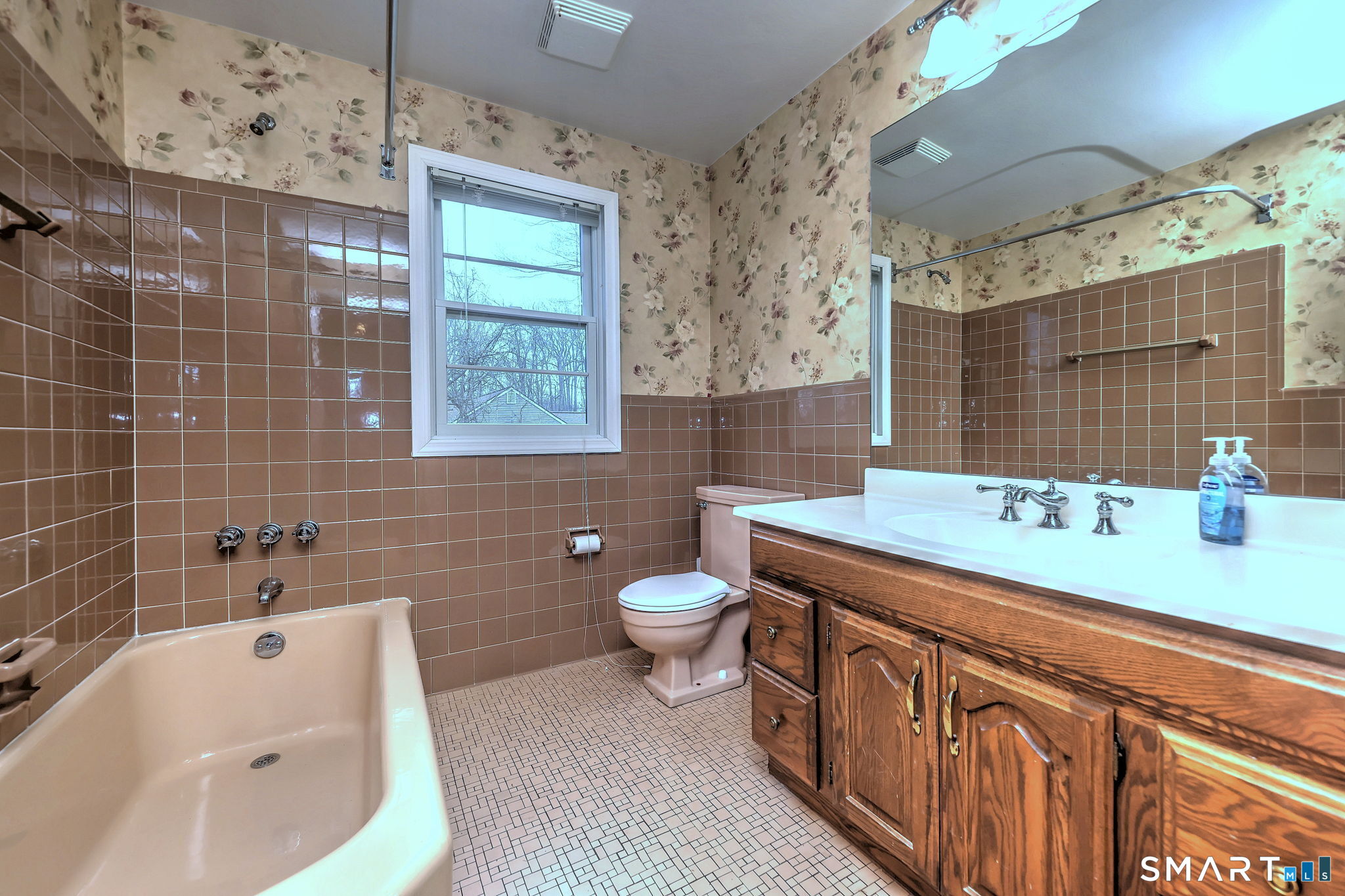 322 Hotchkiss, Orange, 06477, 3 Bedrooms Bedrooms, 0 ,2 BathroomsBathrooms,Single Family For Sale,For Sale,Hotchkiss,0,24166697