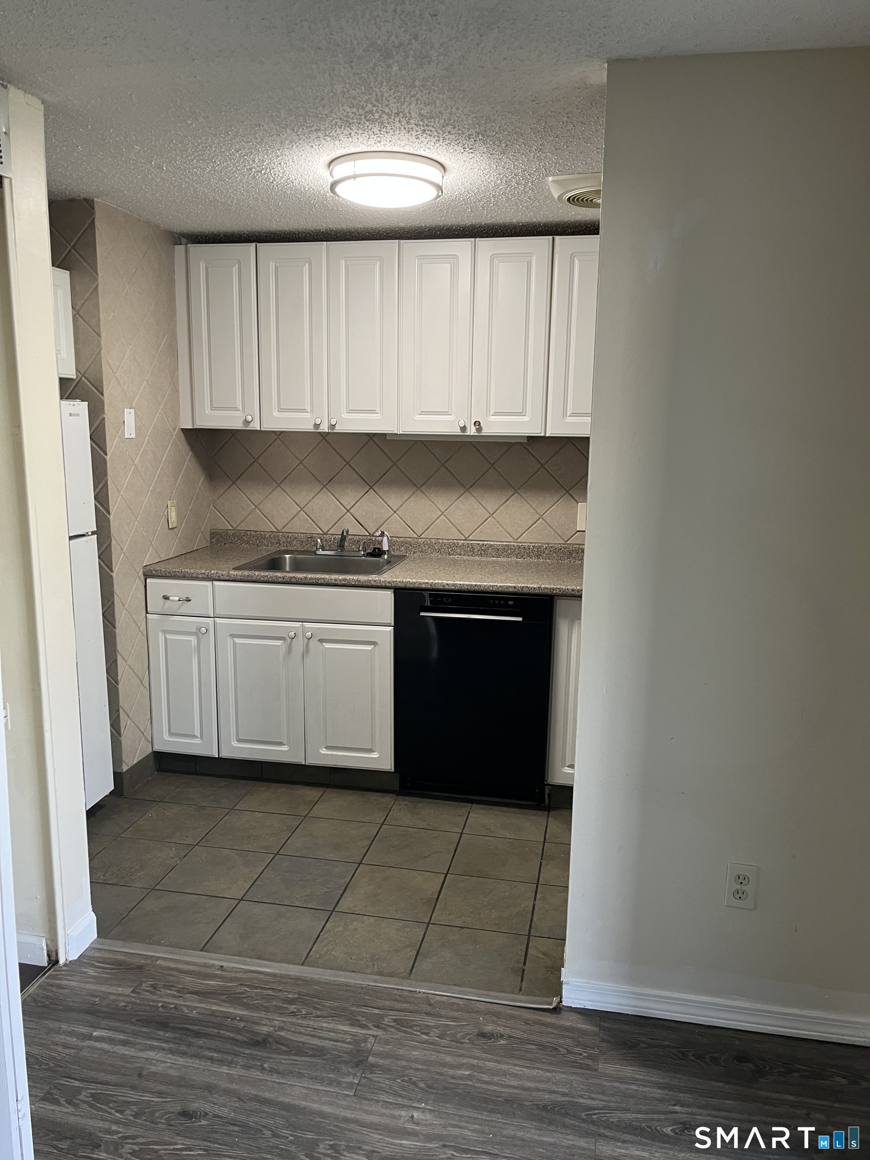 20 Burgundy Hill, Middletown, 06457, 1 Bedroom Bedrooms, 0 ,1 BathroomBathrooms,Residential Rental,For Sale,Burgundy Hill,0,24150707
