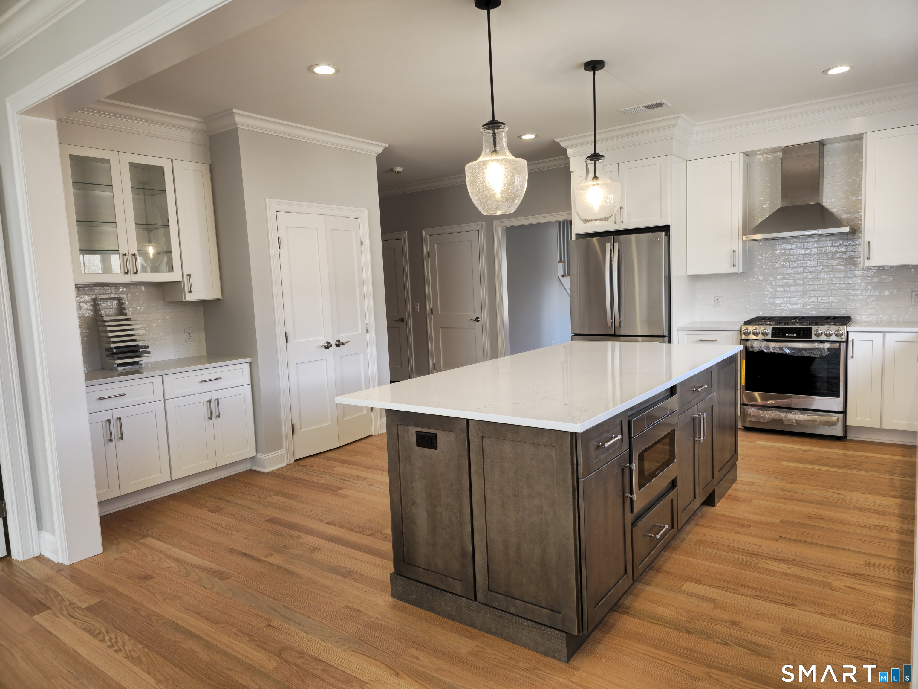 151-153 Main, Clinton, 06413, 3 Bedrooms Bedrooms, 0 ,2 BathroomsBathrooms,Condo/co-op For Sale,For Sale,Main,0,24106568
