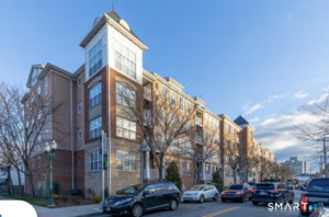 25 Adams Avenue, Unit 112