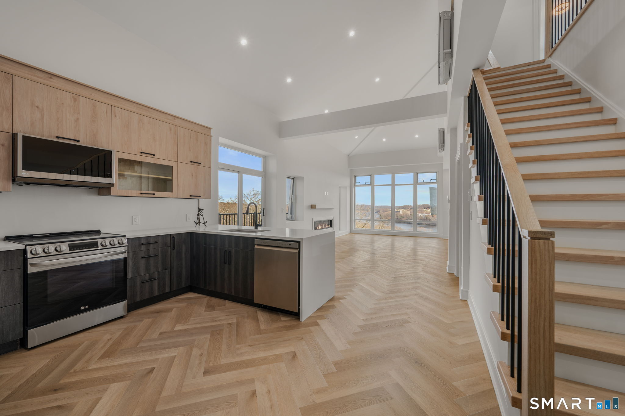 586 Thames, Norwich, 06360, 3 Bedrooms Bedrooms, 0 ,3 BathroomsBathrooms,Condo/co-op For Sale,For Sale,Thames,0,24167737