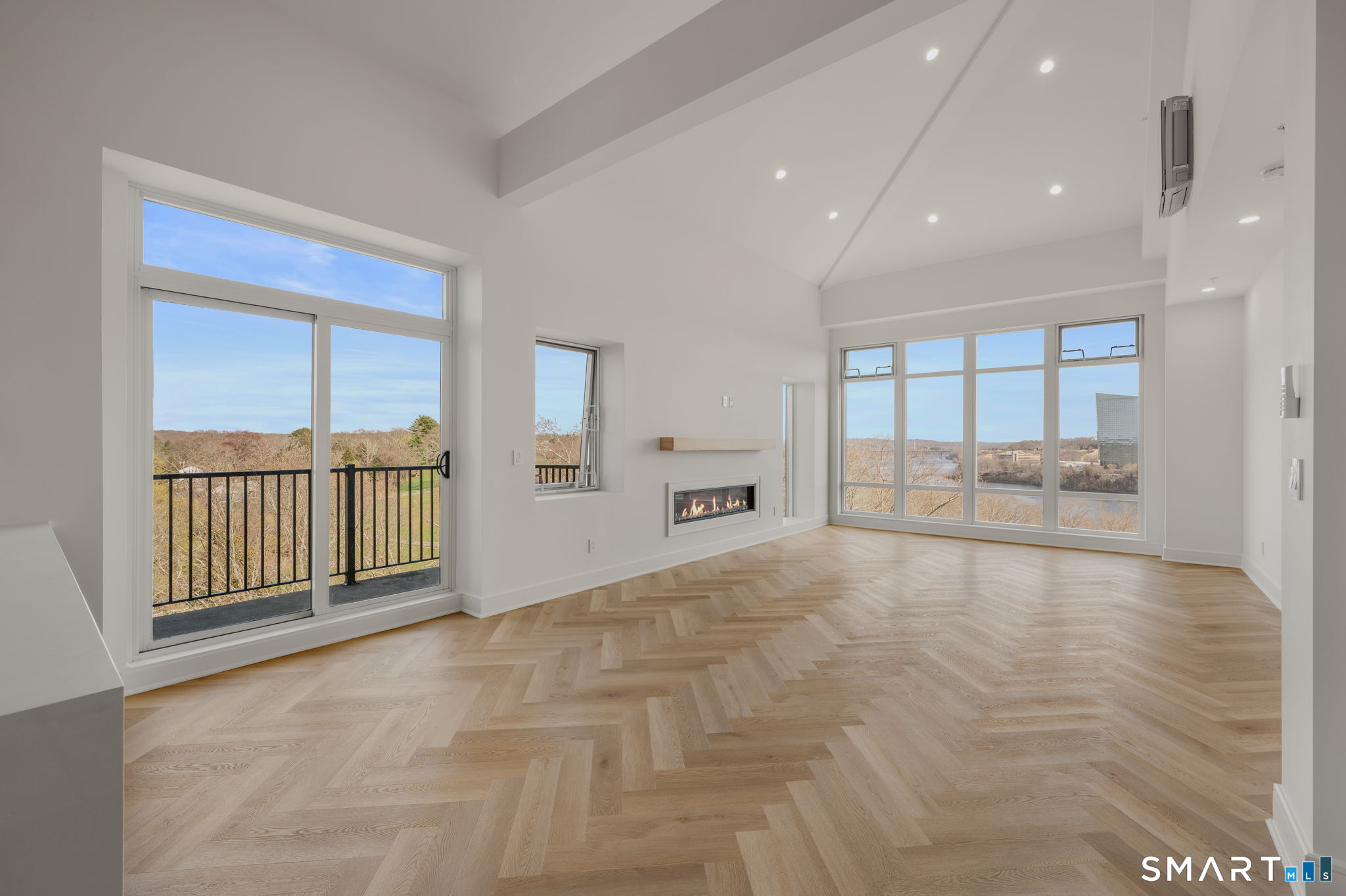 586 Thames, Norwich, 06360, 3 Bedrooms Bedrooms, 0 ,3 BathroomsBathrooms,Condo/co-op For Sale,For Sale,Thames,0,24167737