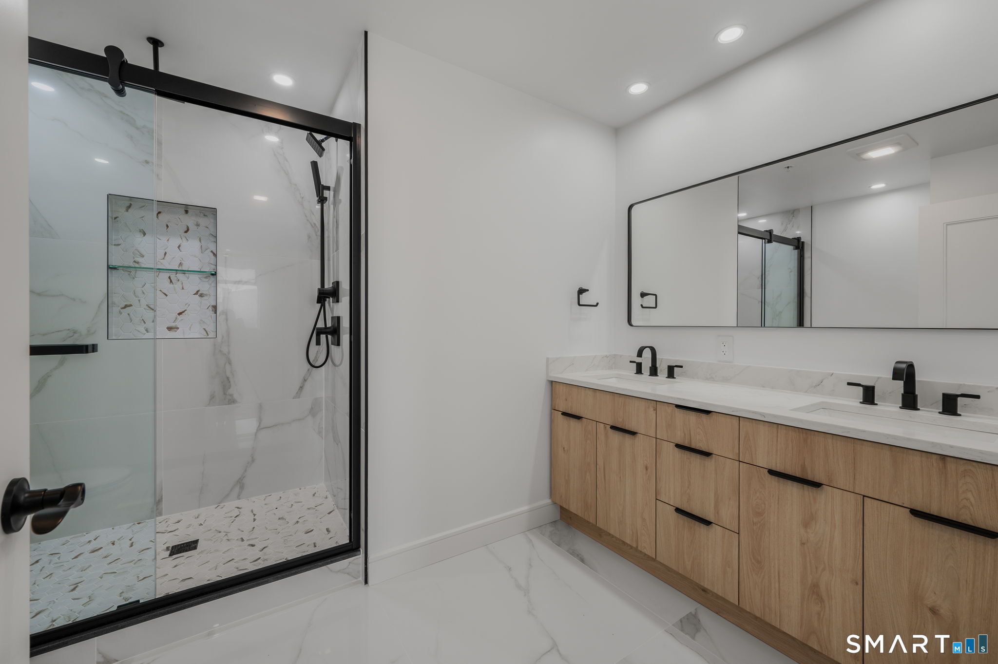 586 Thames, Norwich, 06360, 3 Bedrooms Bedrooms, 0 ,3 BathroomsBathrooms,Condo/co-op For Sale,For Sale,Thames,0,24167737