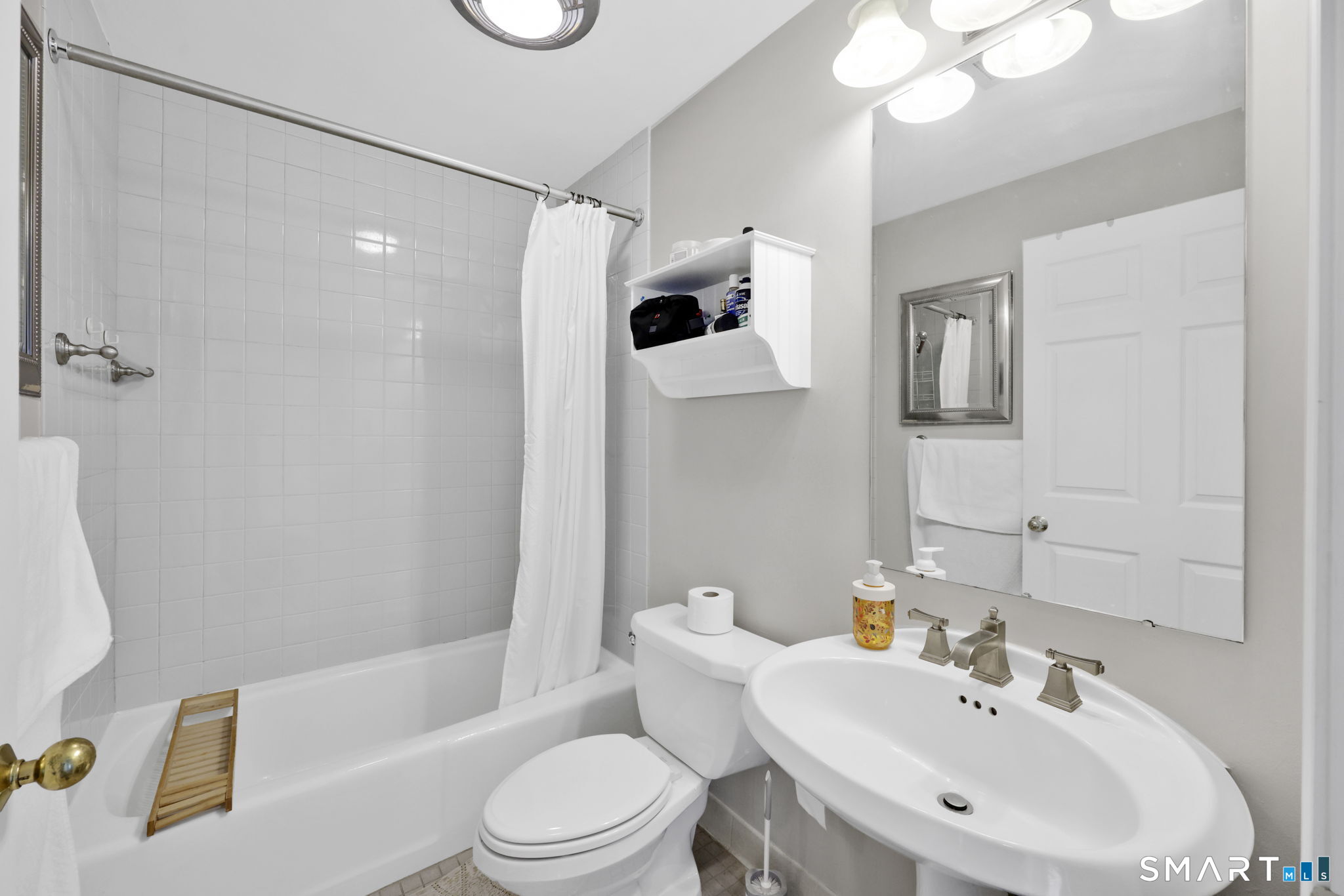 235 River, East Hartford, 06108, 2 Bedrooms Bedrooms, 0 ,2 BathroomsBathrooms,Condo/co-op For Sale,For Sale,River,0,24153282