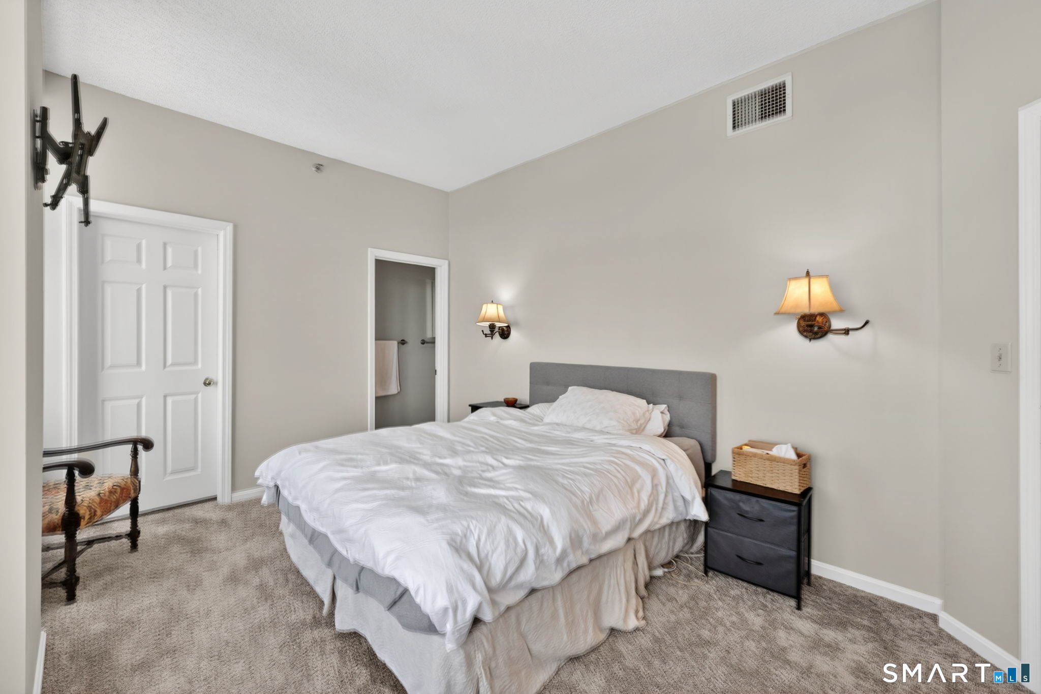 235 River, East Hartford, 06108, 2 Bedrooms Bedrooms, 0 ,2 BathroomsBathrooms,Condo/co-op For Sale,For Sale,River,0,24153282