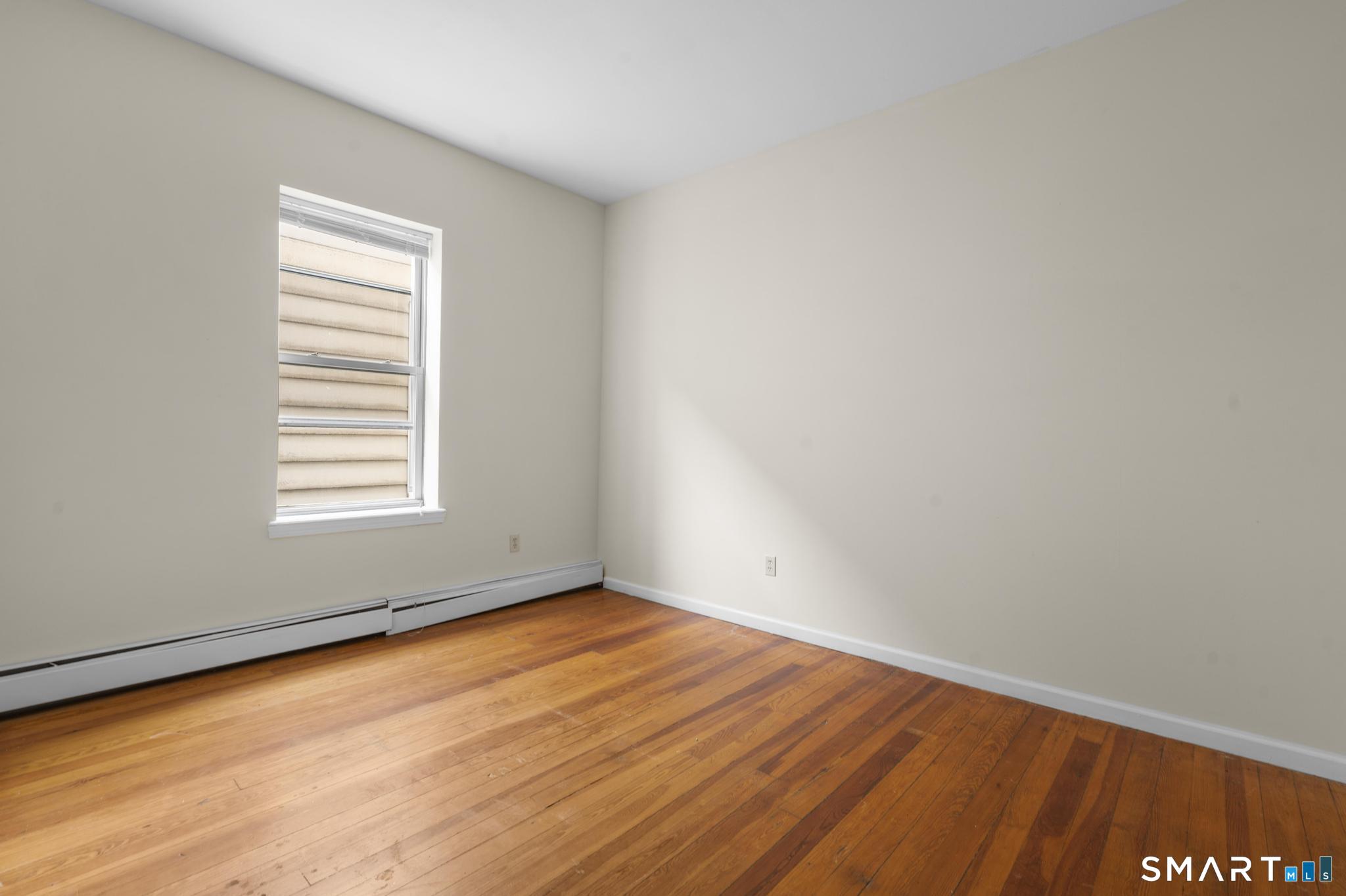 985 Bank, Waterbury, 06708, 0 , 0 ,44 BathroomsBathrooms,Commercial For Sale,For Sale,Bank,0,24168573