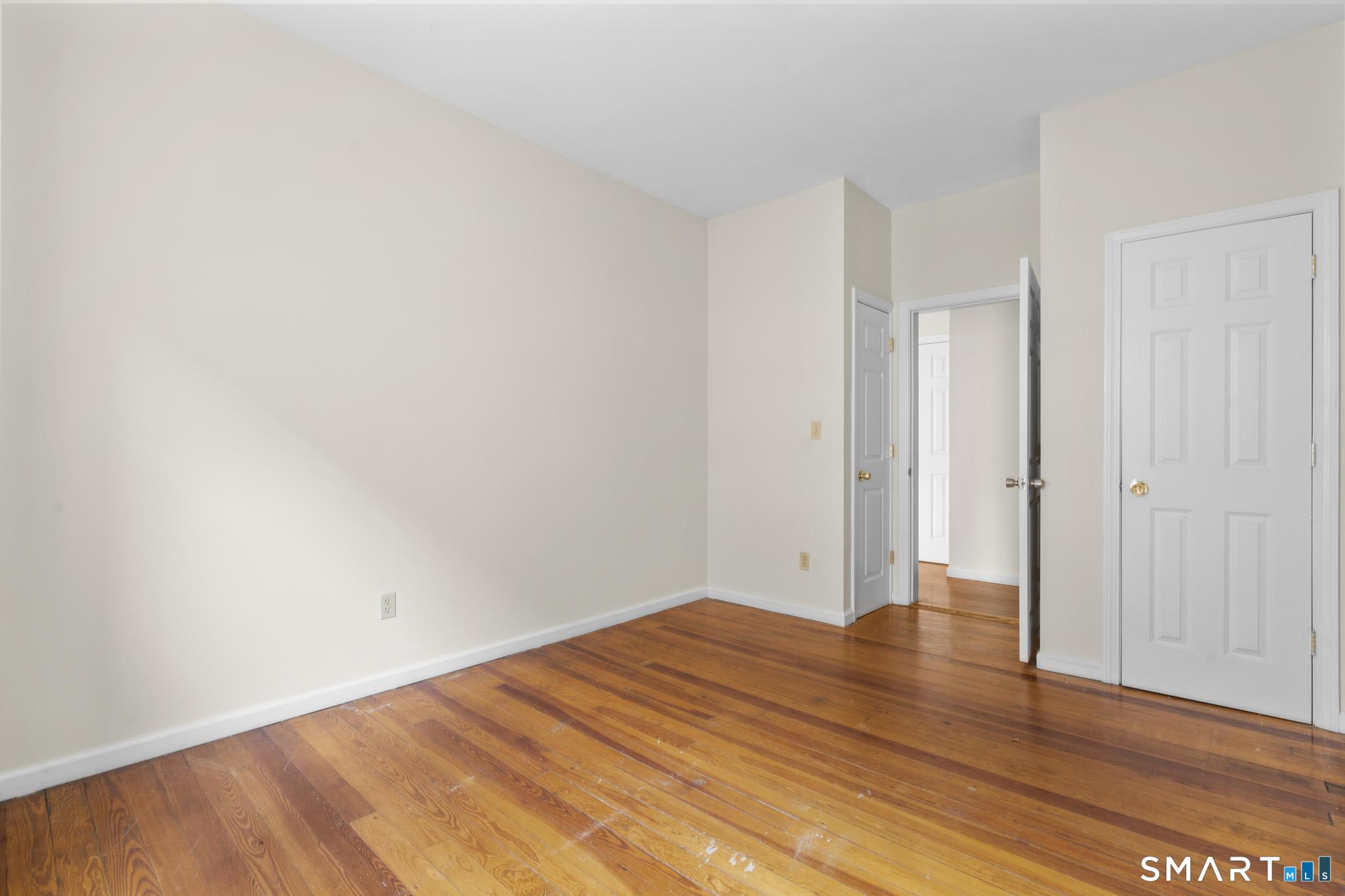 985 Bank, Waterbury, 06708, 0 , 0 ,44 BathroomsBathrooms,Commercial For Sale,For Sale,Bank,0,24168573