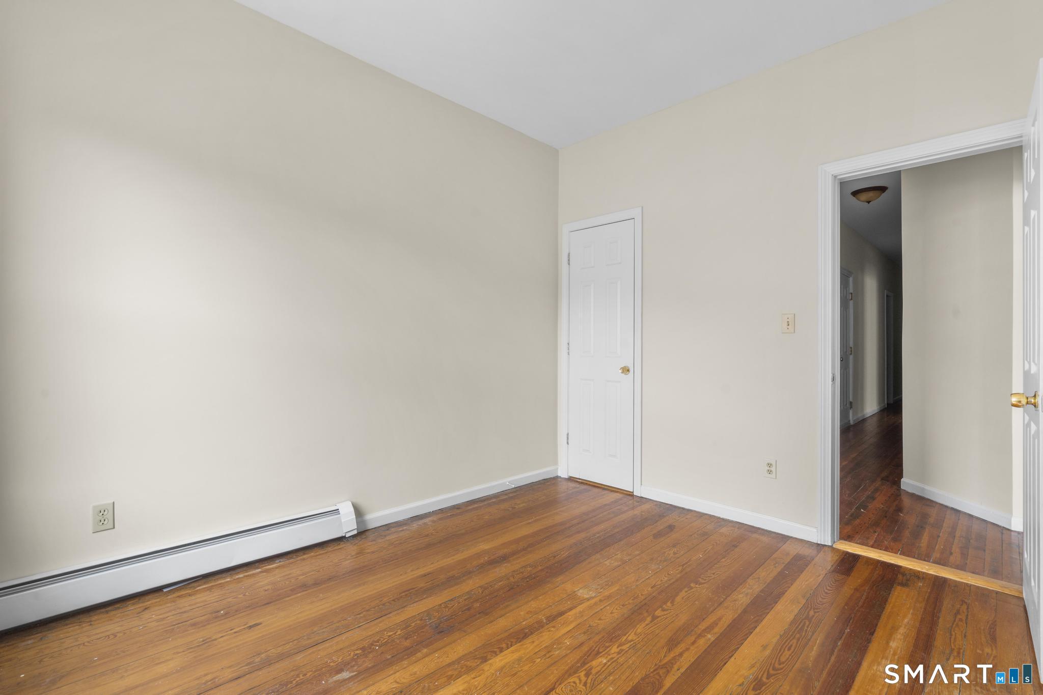 985 Bank, Waterbury, 06708, 0 , 0 ,44 BathroomsBathrooms,Commercial For Sale,For Sale,Bank,0,24168573