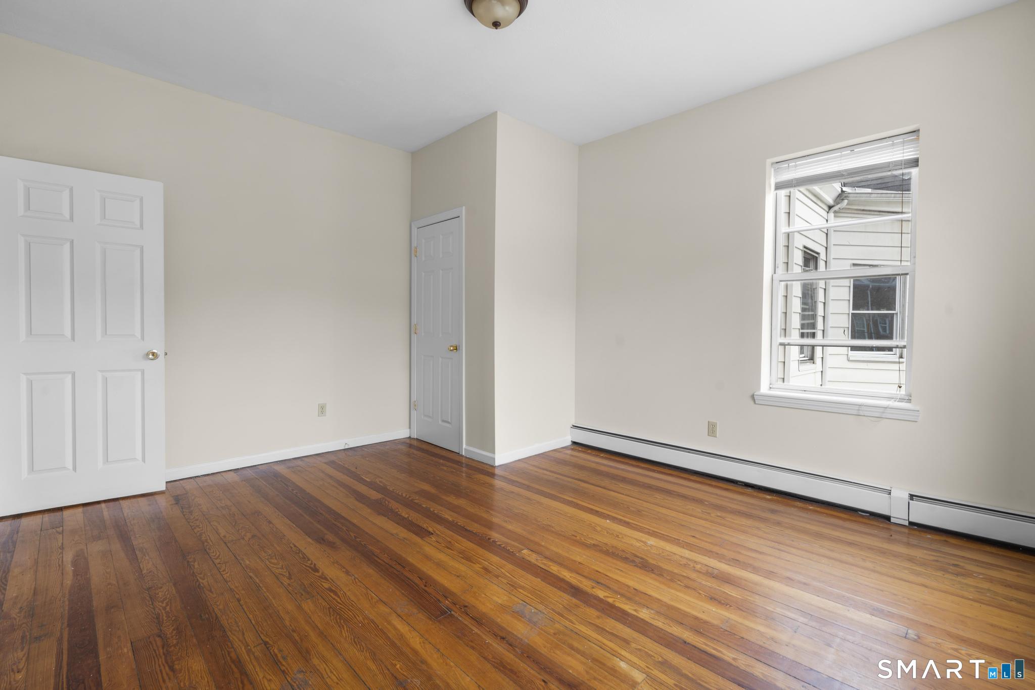 985 Bank, Waterbury, 06708, 0 , 0 ,44 BathroomsBathrooms,Commercial For Sale,For Sale,Bank,0,24168573