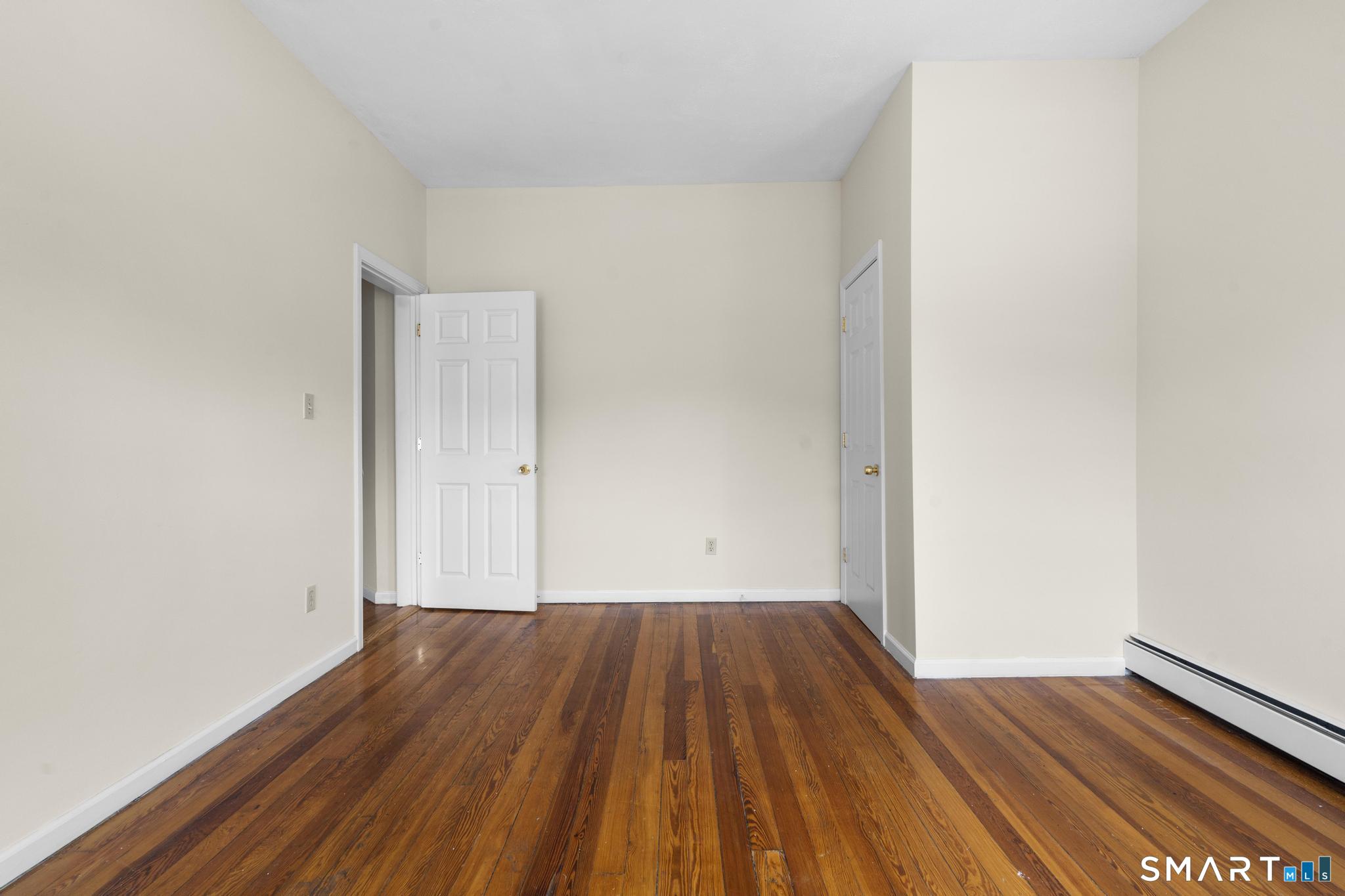 985 Bank, Waterbury, 06708, 0 , 0 ,44 BathroomsBathrooms,Commercial For Sale,For Sale,Bank,0,24168573