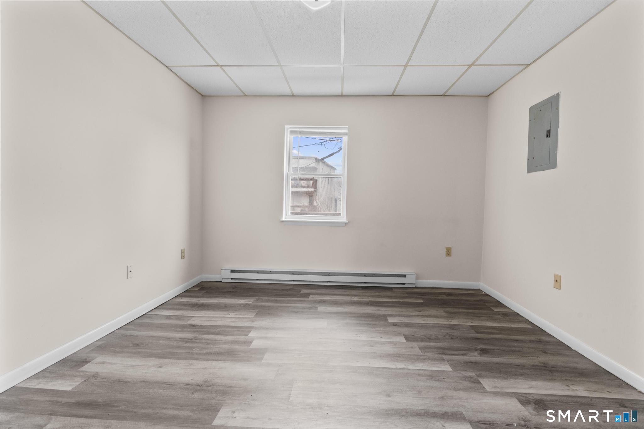985 Bank, Waterbury, 06708, 0 , 0 ,44 BathroomsBathrooms,Commercial For Sale,For Sale,Bank,0,24168573