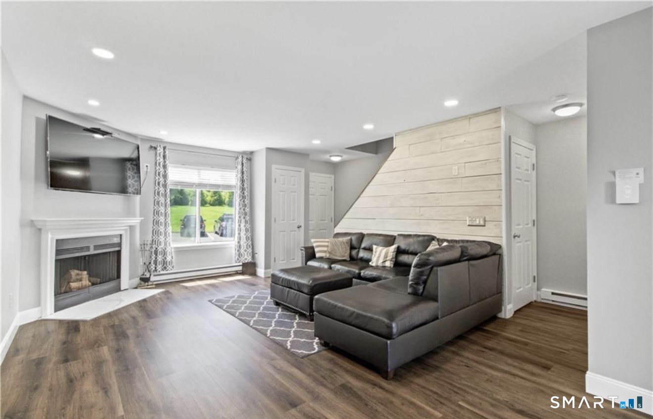 151 Shelter Rock, Danbury, 06810, 2 Bedrooms Bedrooms, 0 ,1 BathroomBathrooms,Condo/co-op For Sale,For Sale,Shelter Rock,0,24169547