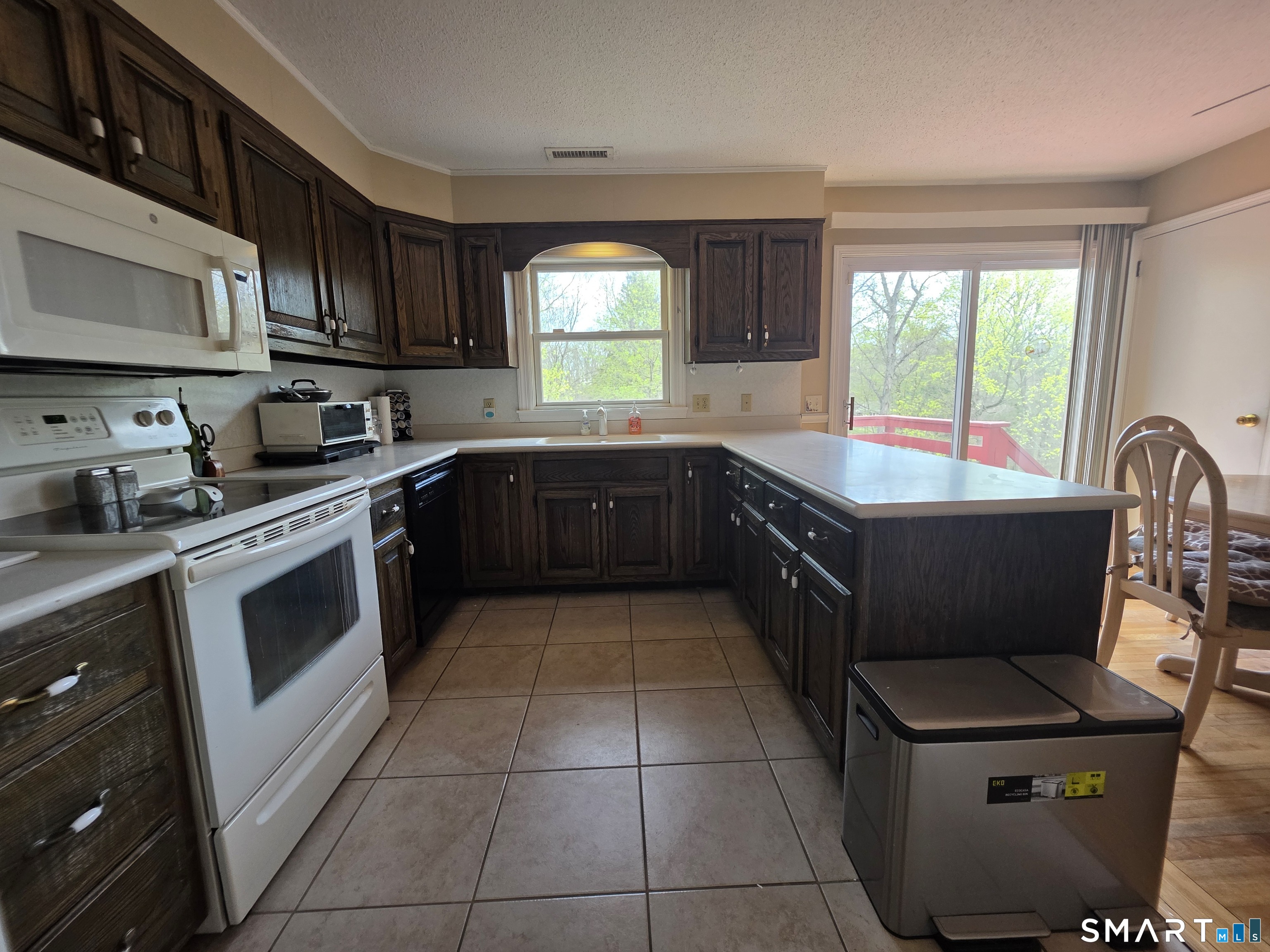 39 Charcoal Ridge, New Fairfield, 06812, 3 Bedrooms Bedrooms, 0 ,2 BathroomsBathrooms,Single Family For Sale,For Sale,Charcoal Ridge,0,24169630