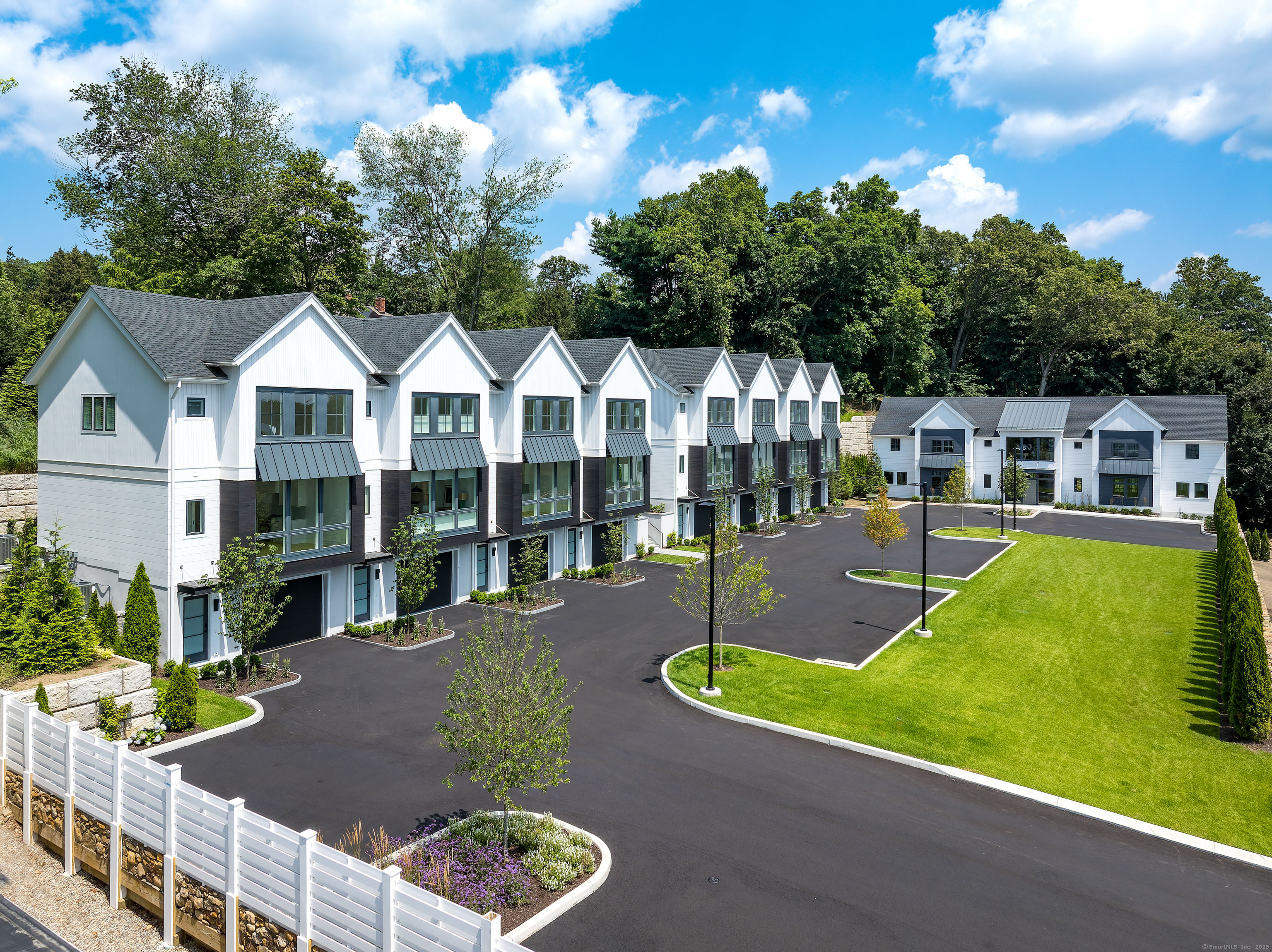 783 Post, Westport, 06880, 2 Bedrooms Bedrooms, 0 ,2 BathroomsBathrooms,Condo/co-op For Sale,For Sale,Post,0,24169865