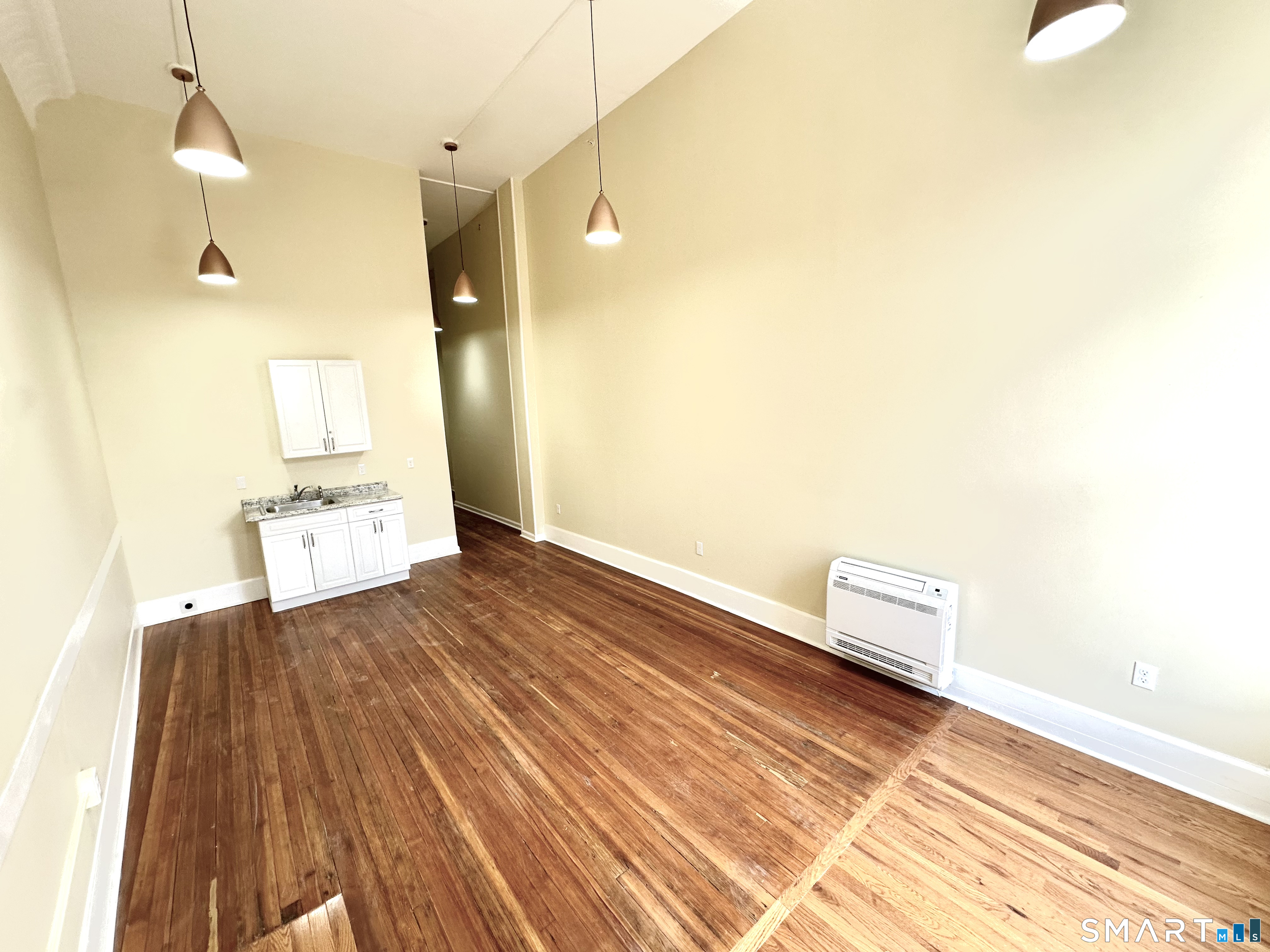 105 Bank, Waterbury, 06702, 1 Bedroom Bedrooms, 0 ,1 BathroomBathrooms,Residential Rental,For Sale,Bank,0,24096244
