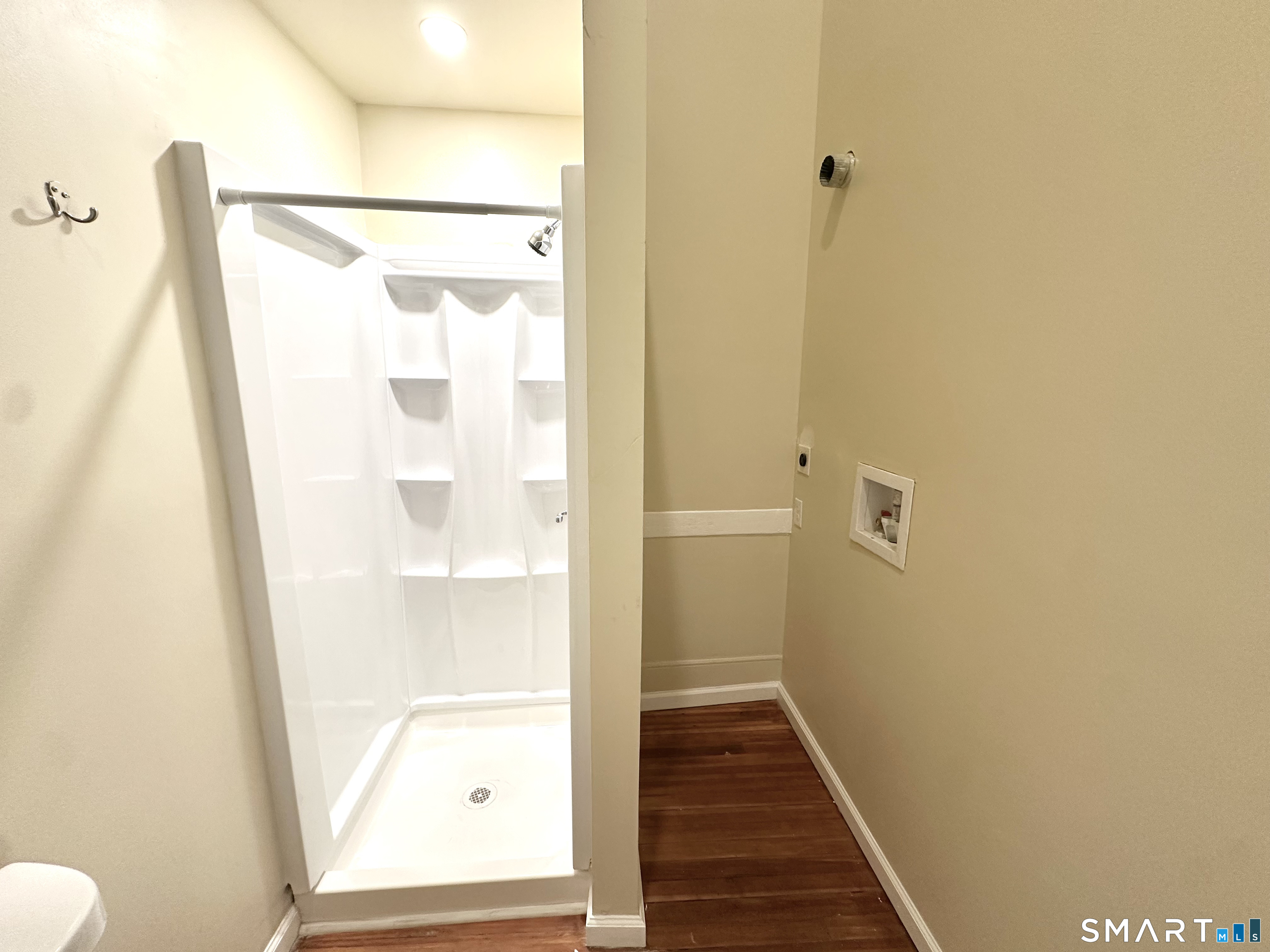 105 Bank, Waterbury, 06702, 1 Bedroom Bedrooms, 0 ,1 BathroomBathrooms,Residential Rental,For Sale,Bank,0,24096244