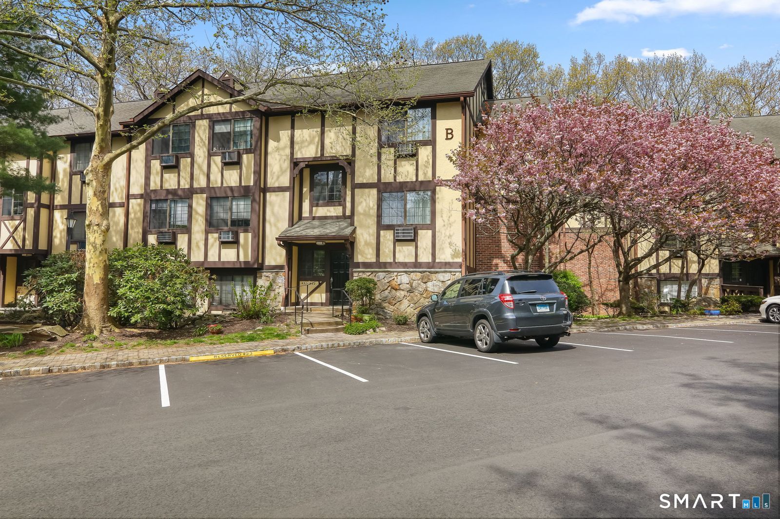 Homes for sale in Norwalk, CT | 50 Aiken St #433, Norwalk, CT 06851 | MLS# 24169992