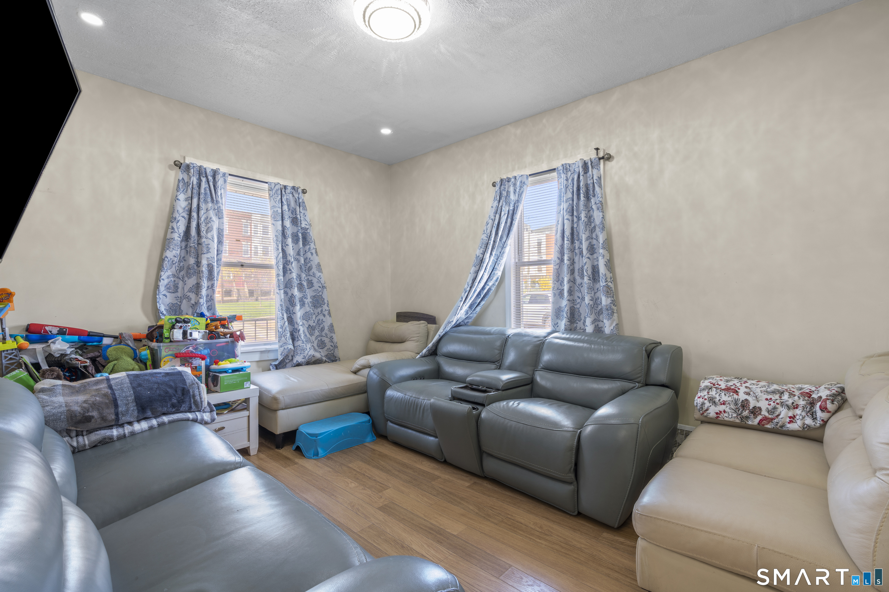 15 Jubilee, New Britain, 06051, 7 Bedrooms Bedrooms, 0 ,3 BathroomsBathrooms,Multi-family For Sale,For Sale,Jubilee,0,24165157