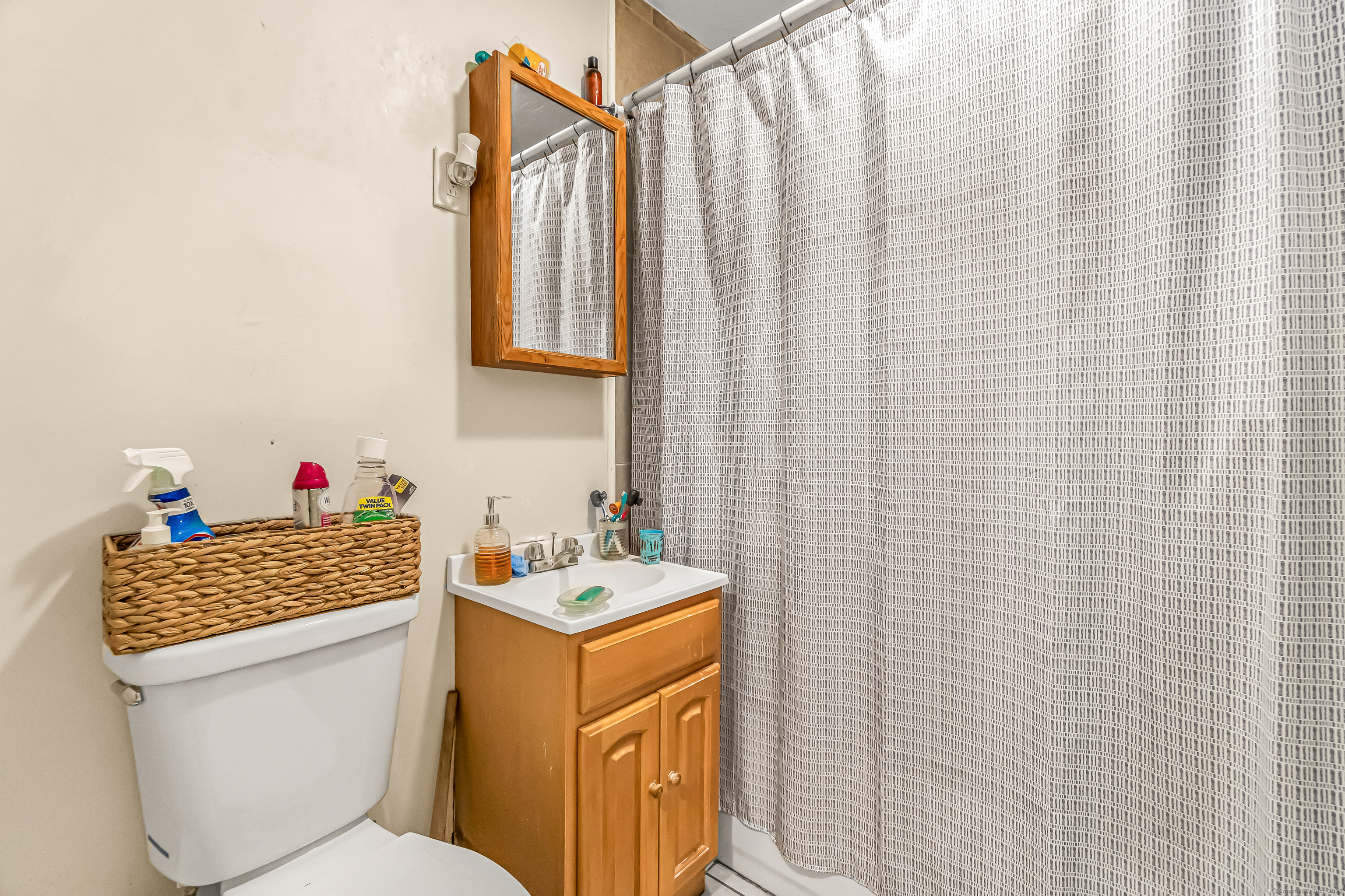 242 Pearl Harbor, Bridgeport, 06610, 5 Bedrooms Bedrooms, 0 ,2 BathroomsBathrooms,Multi-family For Sale,For Sale,Pearl Harbor,0,24170312