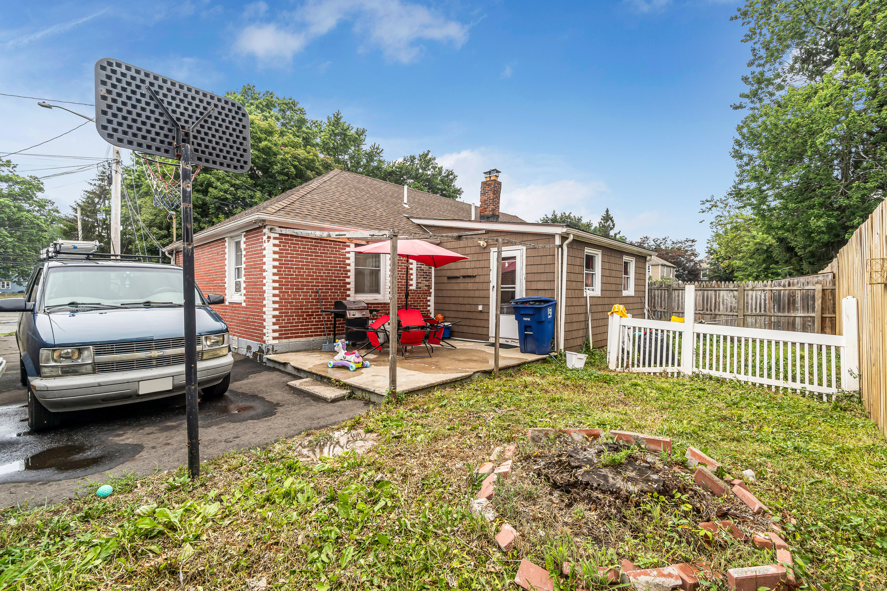 242 Pearl Harbor, Bridgeport, 06610, 5 Bedrooms Bedrooms, 0 ,2 BathroomsBathrooms,Multi-family For Sale,For Sale,Pearl Harbor,0,24170312