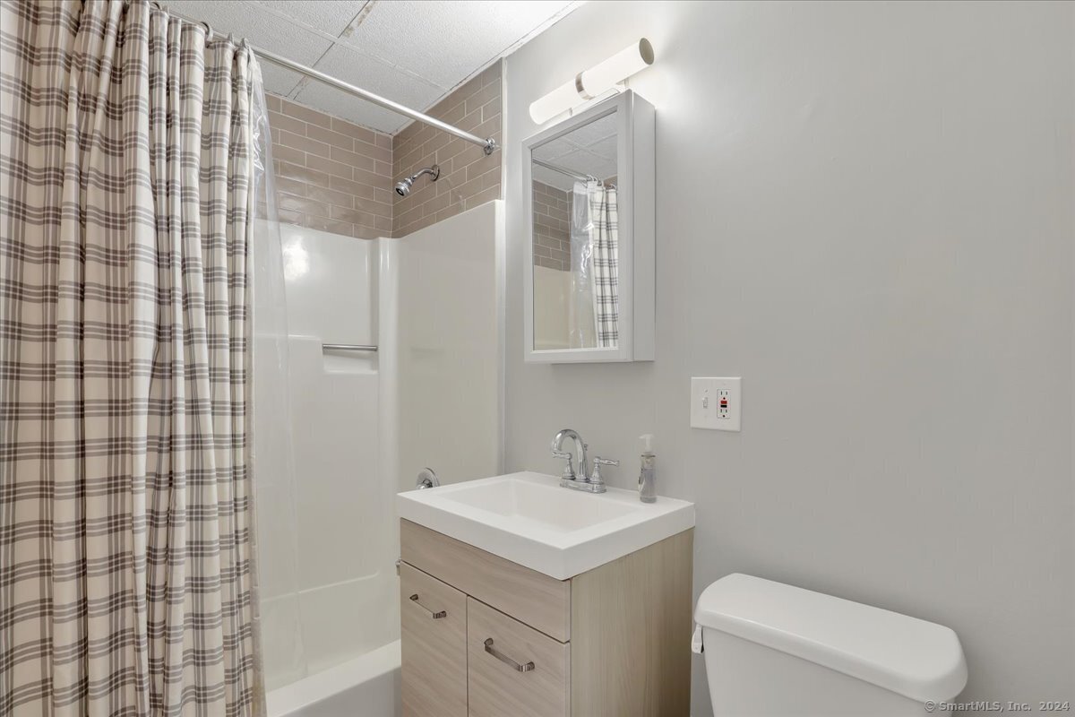 222 Williams, Glastonbury, 06033, 1 Bedroom Bedrooms, 0 ,1 BathroomBathrooms,Residential Rental,For Sale,Williams,0,24170353