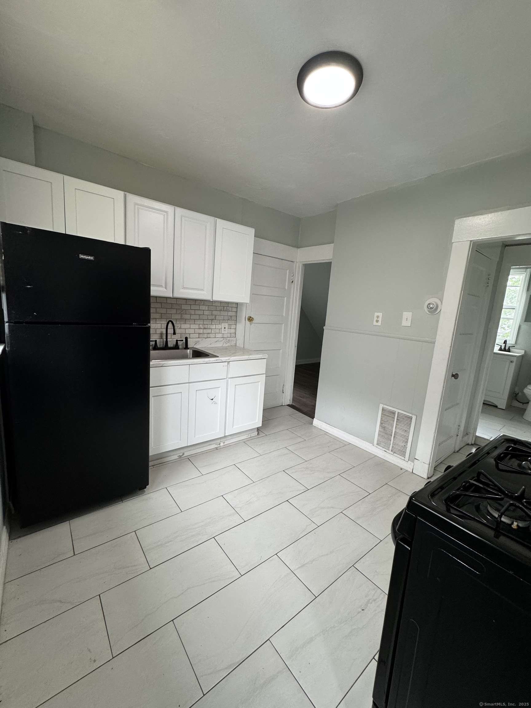 199 English, New Haven, 06513, 3 Bedrooms Bedrooms, 0 ,1 BathroomBathrooms,Residential Rental,For Sale,English,0,24170360