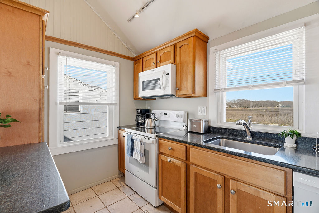 74 End, Old Lyme, 06371, 4 Bedrooms Bedrooms, 0 ,1 BathroomBathrooms,Single Family For Sale,For Sale,End,0,24169293